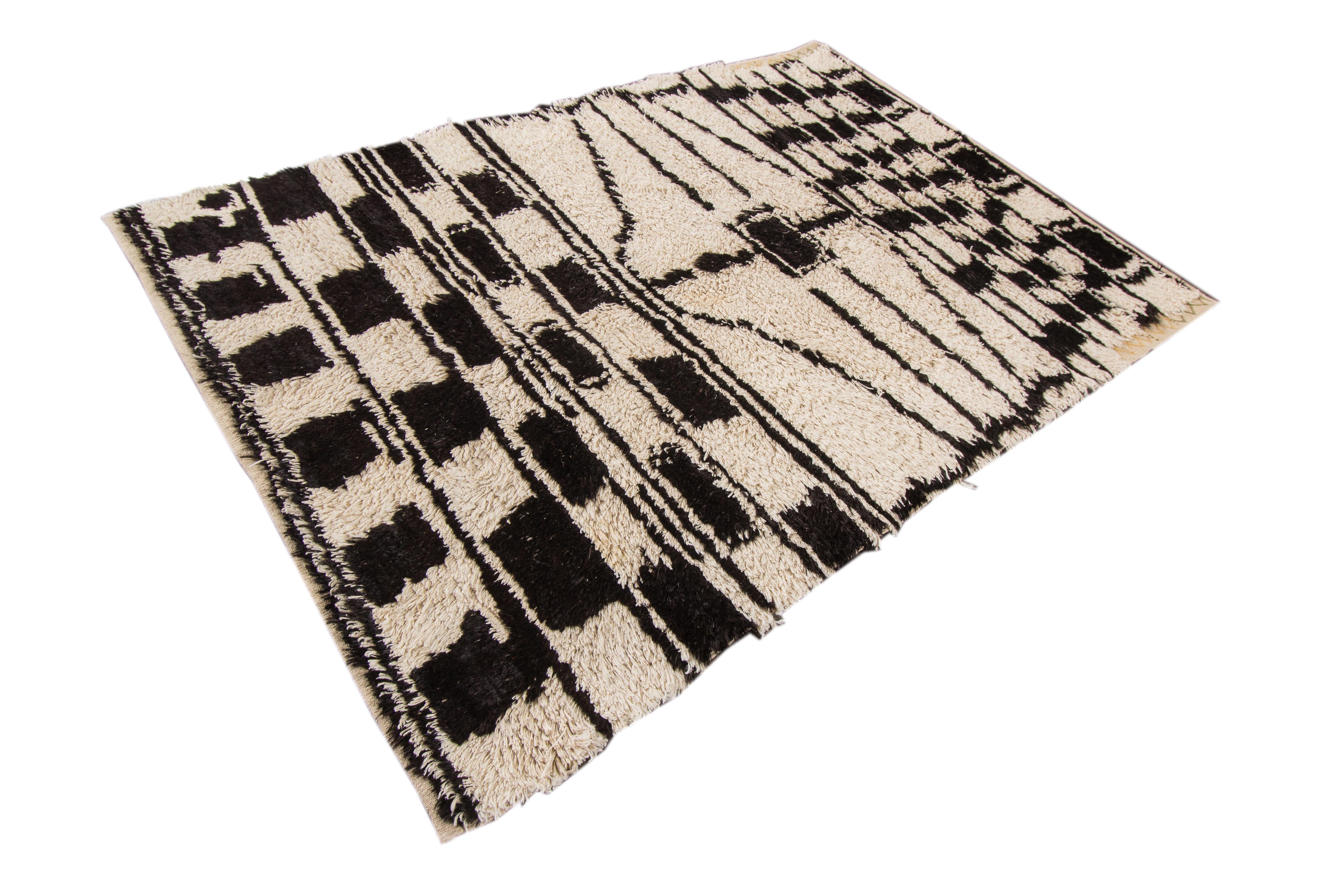 Late 20th Century Vintage Designed Moroccan Wool Rug 5