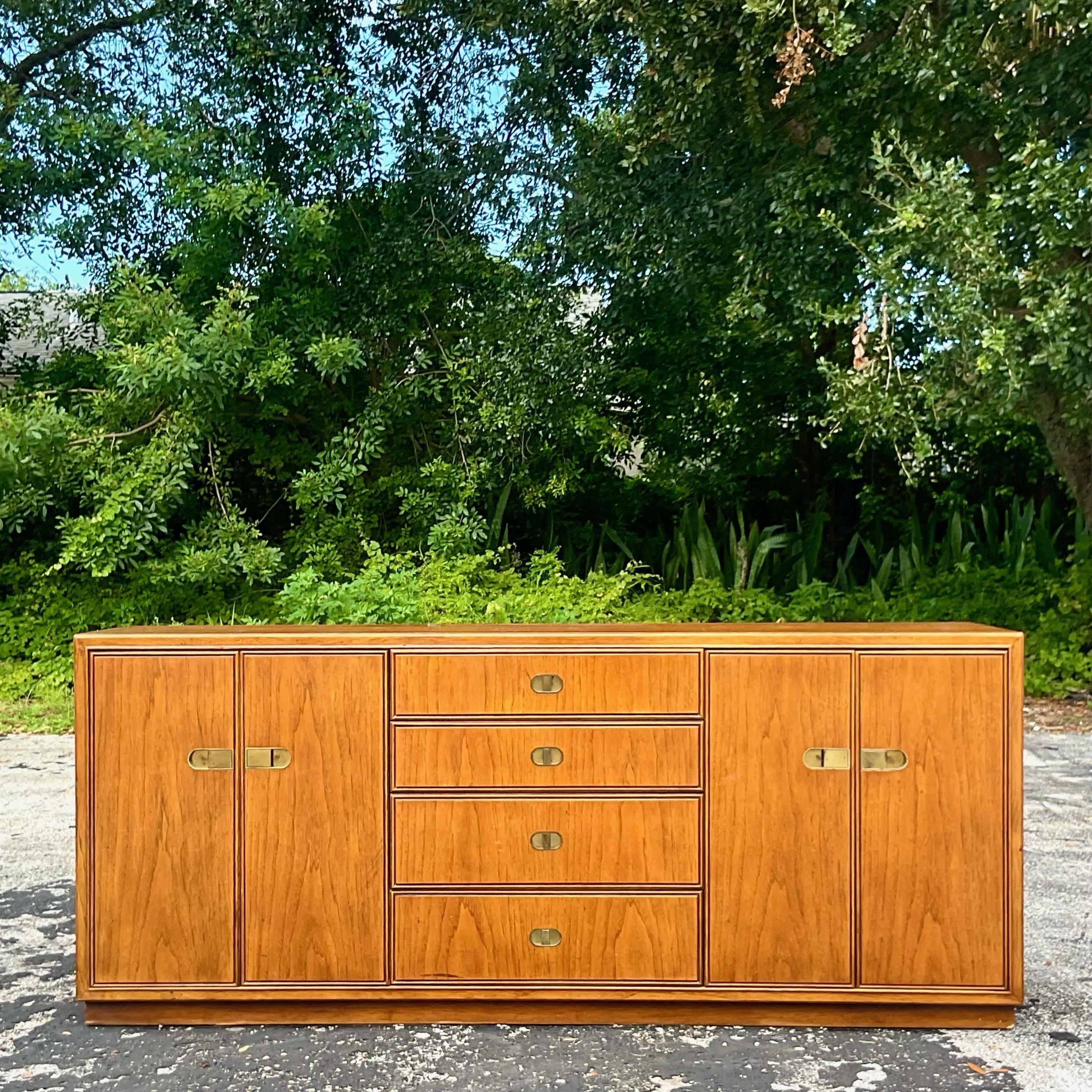 Late 20th Century Vintage Drexel Three Section Credenza For Sale 1