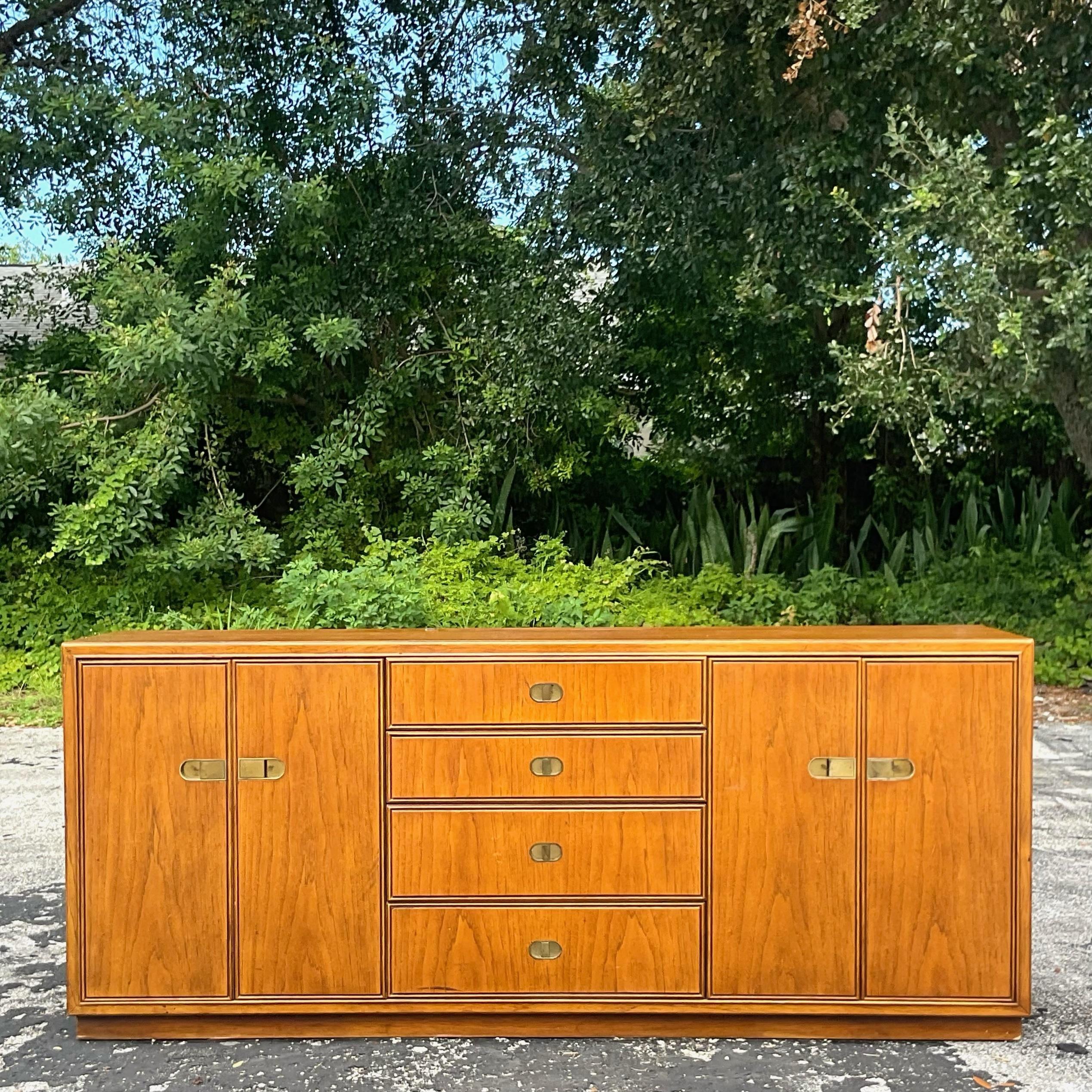 Late 20th Century Vintage Drexel Three Section Credenza For Sale 3