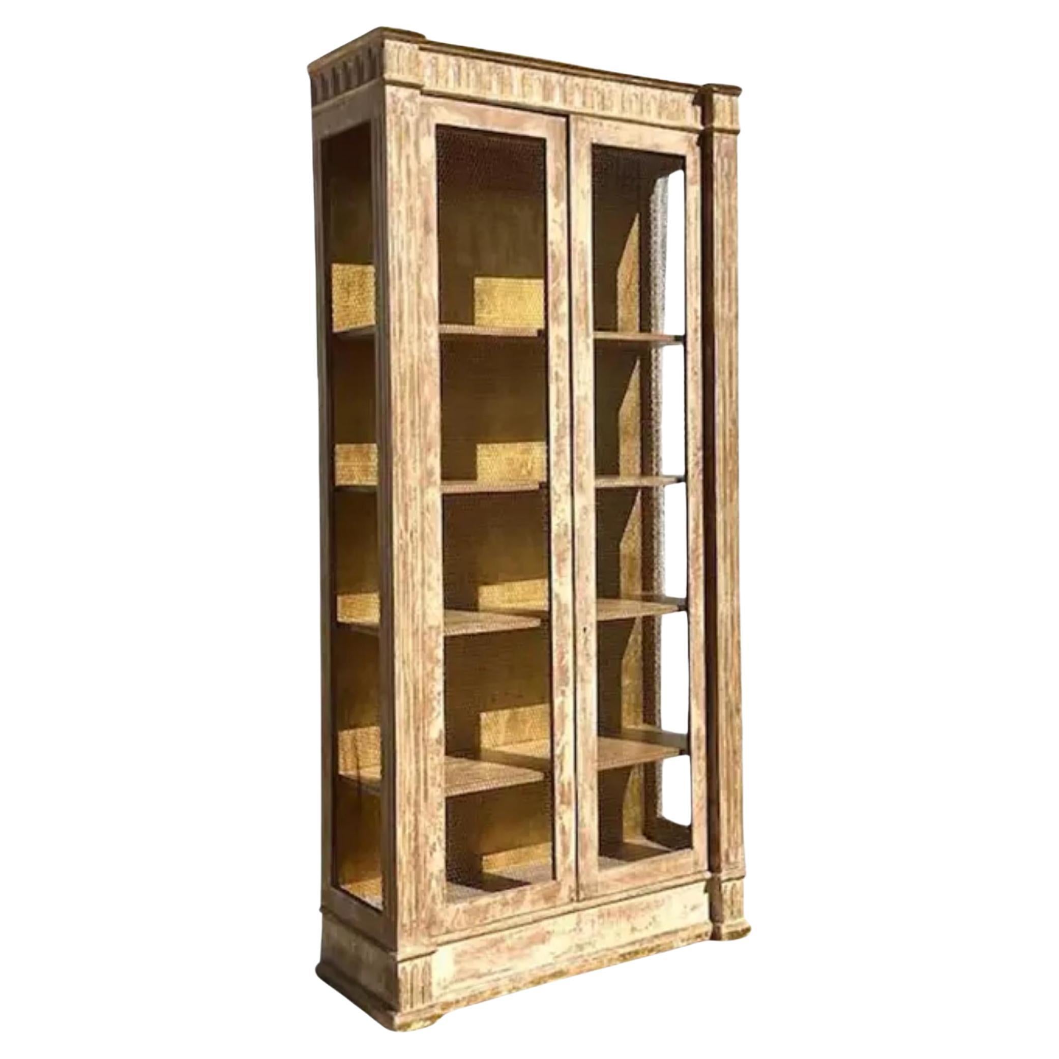 Late 20th Century Vintage Hand Carved Patinated Gold Leaf Etagere For Sale