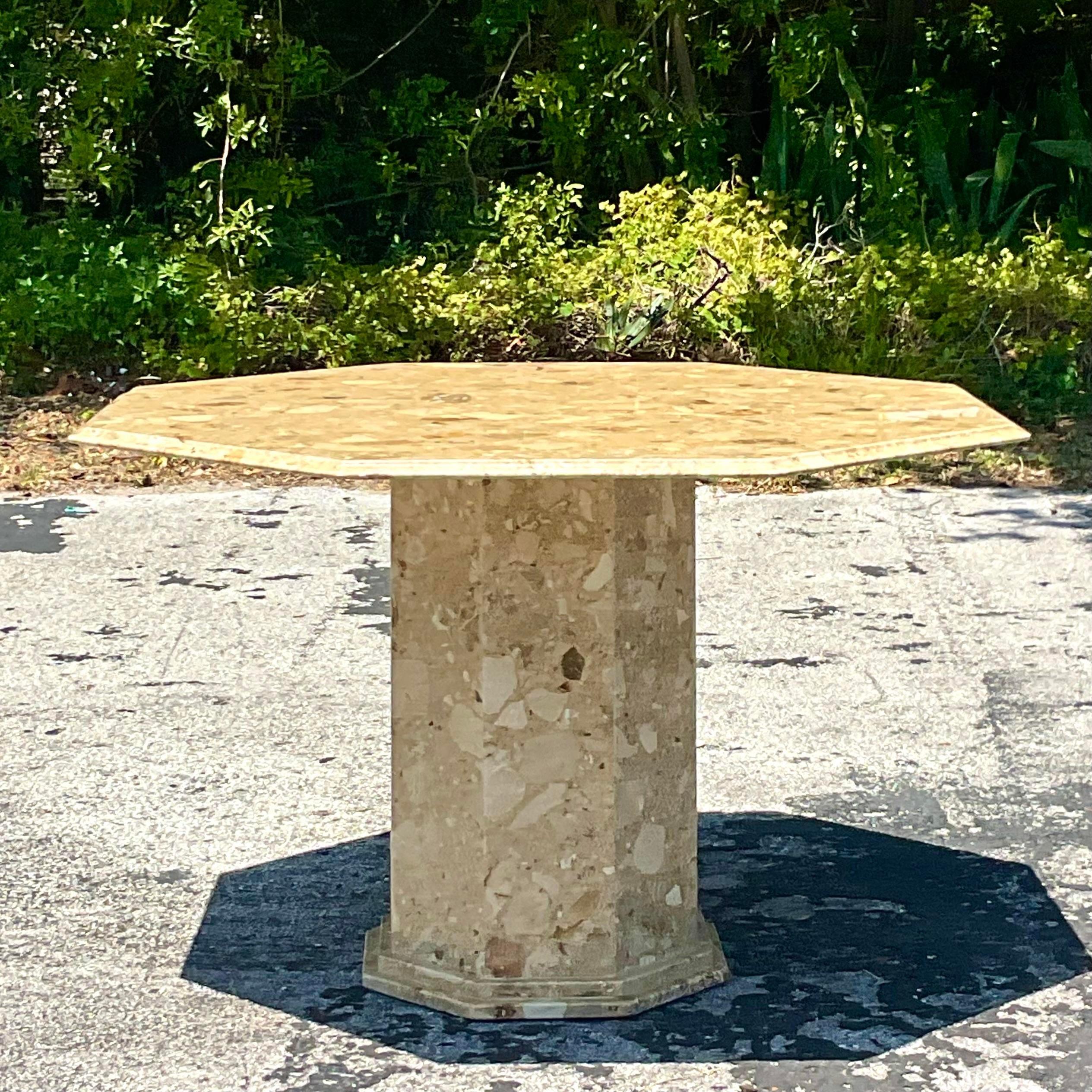 Table de salle à manger octogonale en pierre italienne de la fin du 20e siècle en vente 1