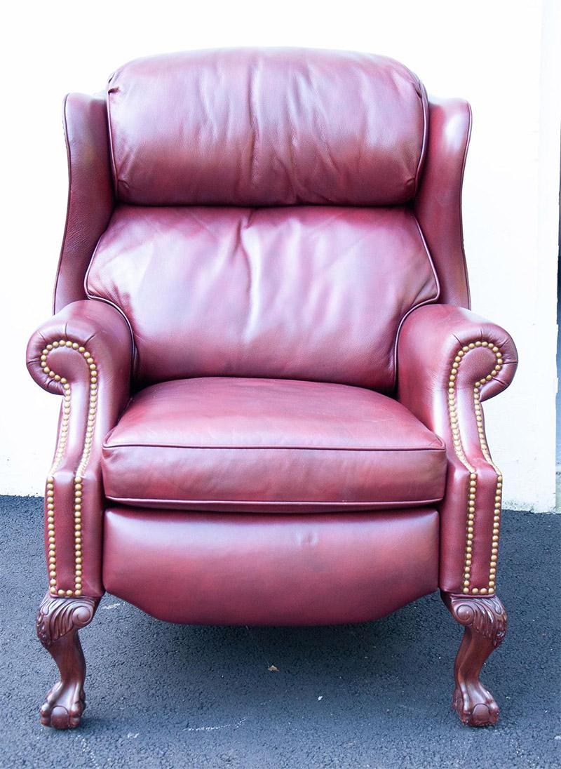 Late 20th Century Vintage Leather Recliner For Sale 4