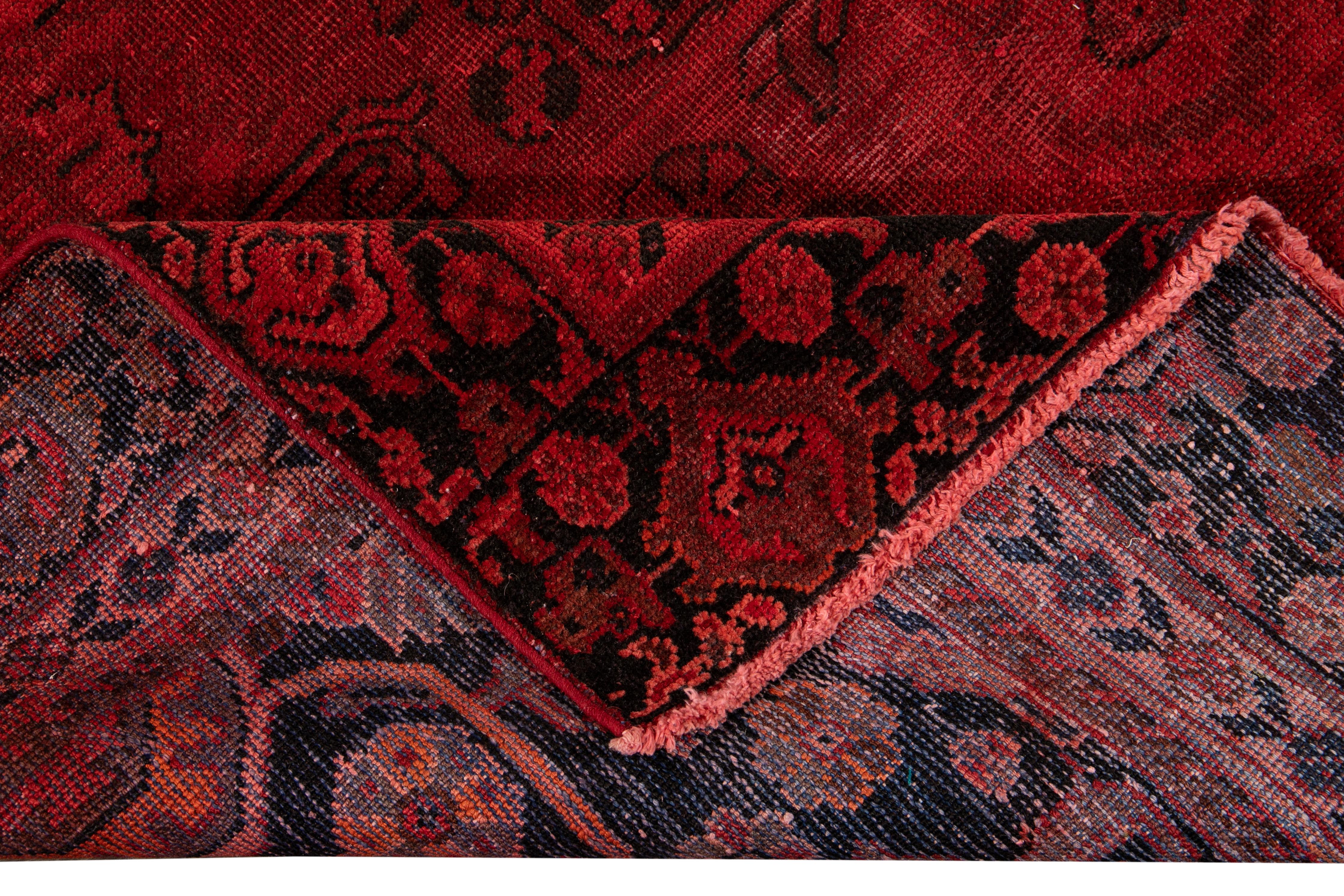 Spätes 20. Jahrhundert Vintage Overdyed Wollteppich im Angebot 6