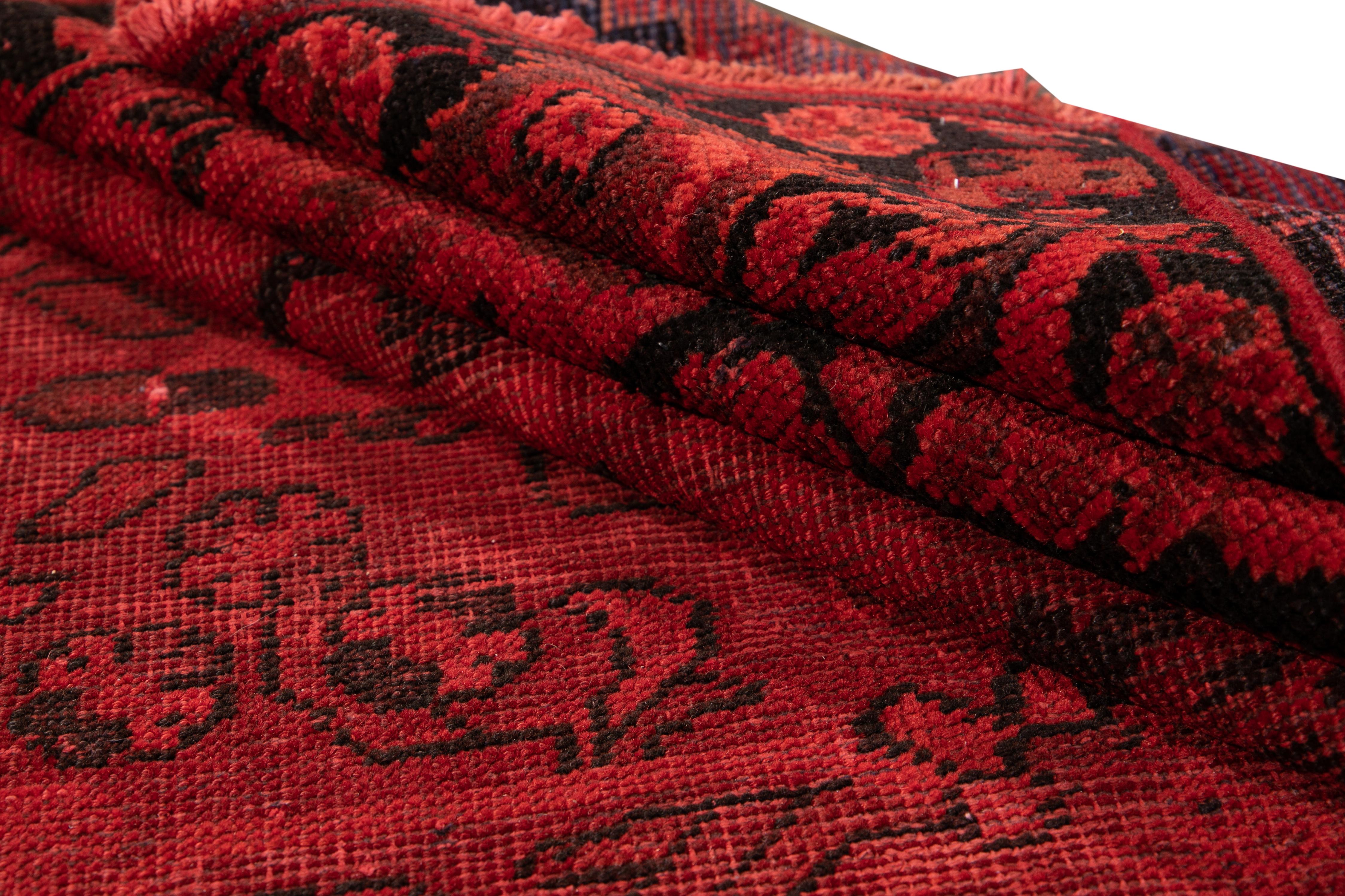 Spätes 20. Jahrhundert Vintage Overdyed Wollteppich im Angebot 8