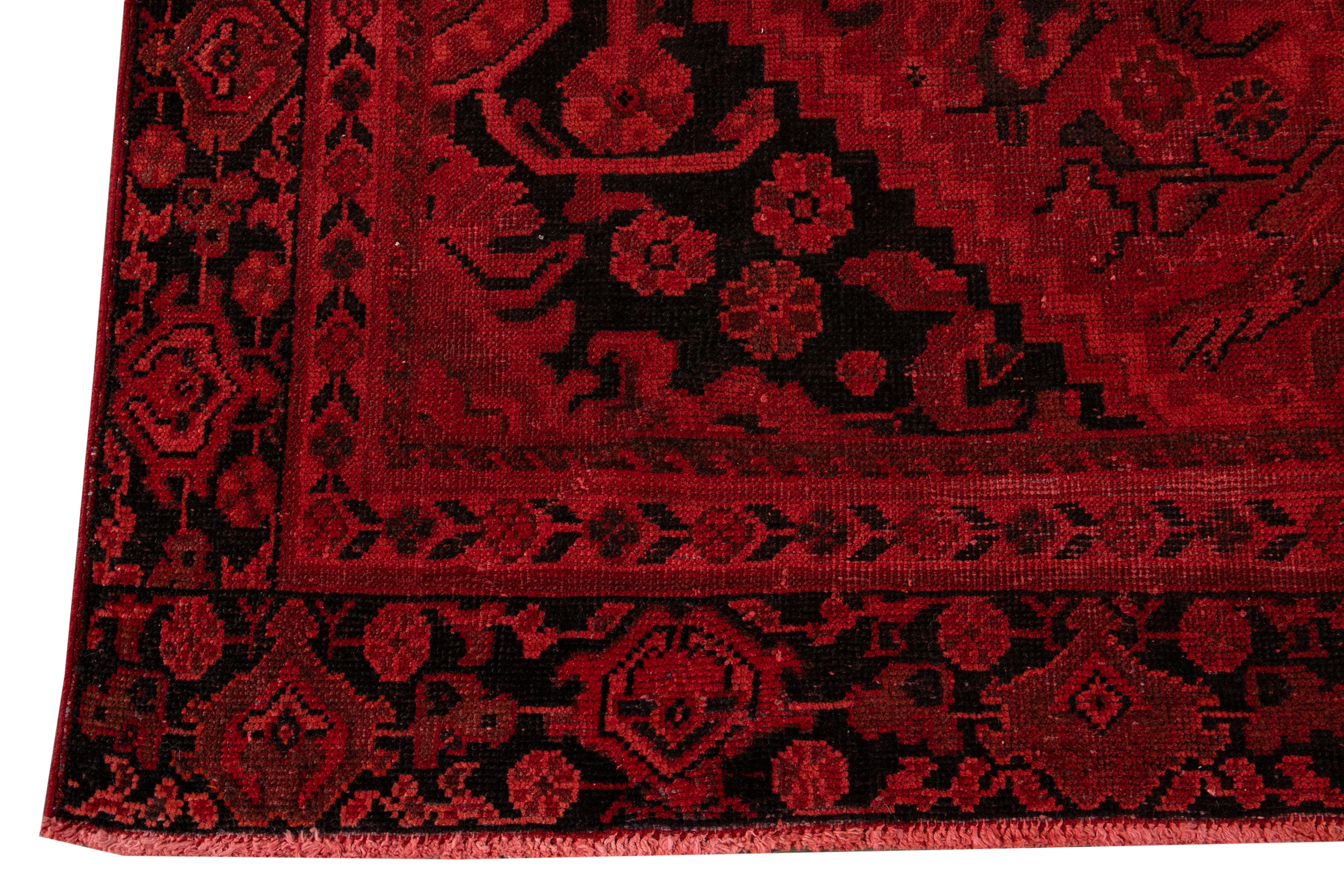 Spätes 20. Jahrhundert Vintage Overdyed Wollteppich im Angebot 3