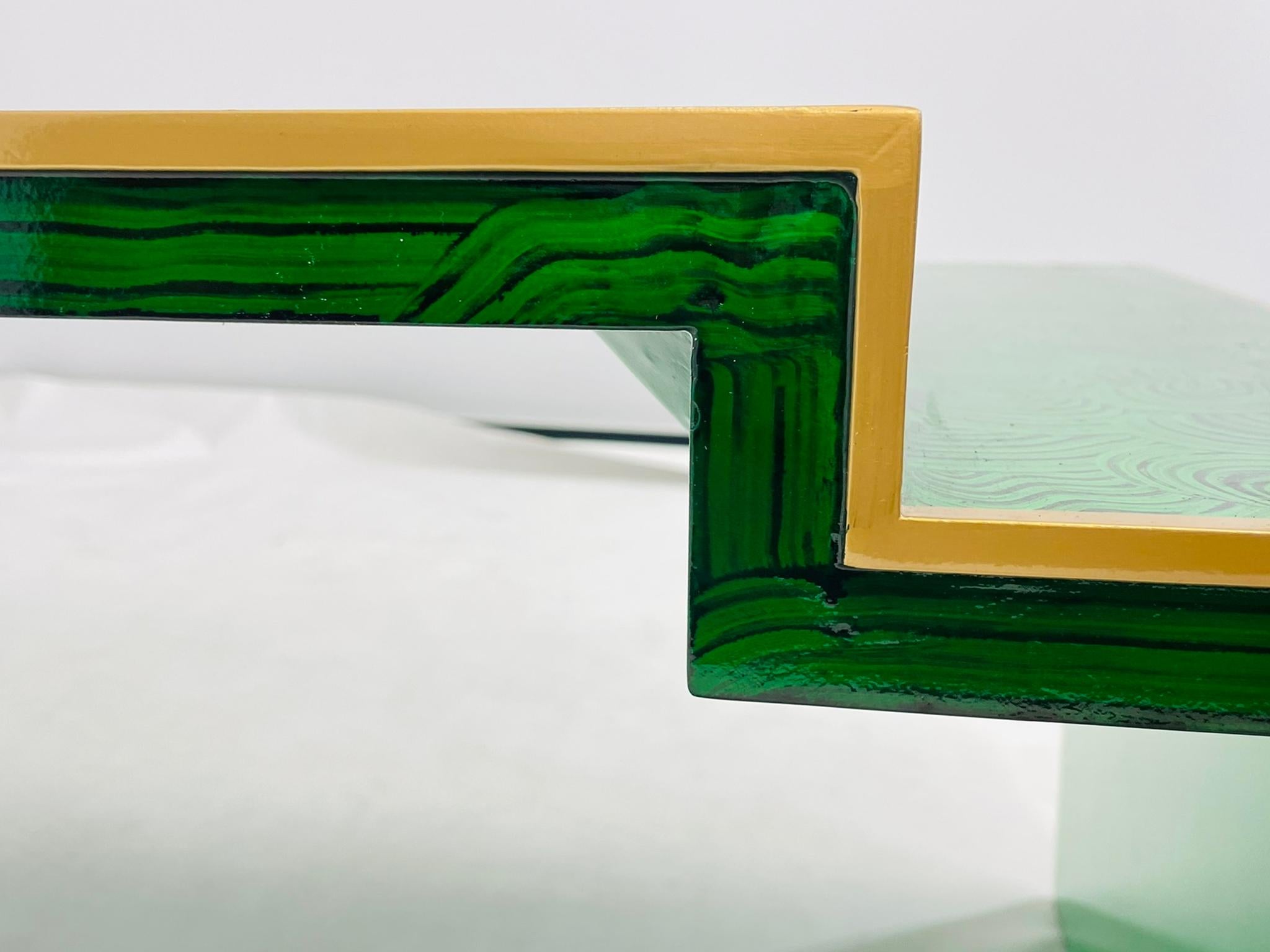 Table basse à gradins en fausse malachite, Vintage Regency, fin du 20e siècle en vente 4