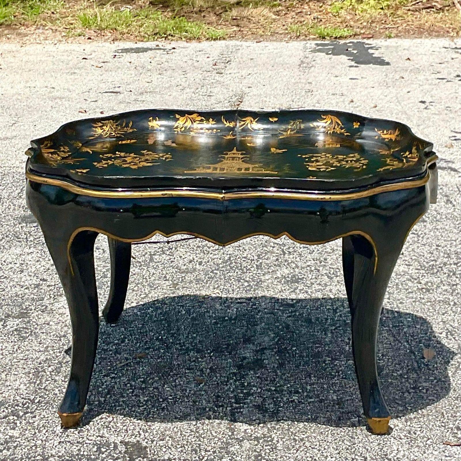 Late 20th Century Vintage Regency Gilt Paper Mache Tray Table In Good Condition In west palm beach, FL