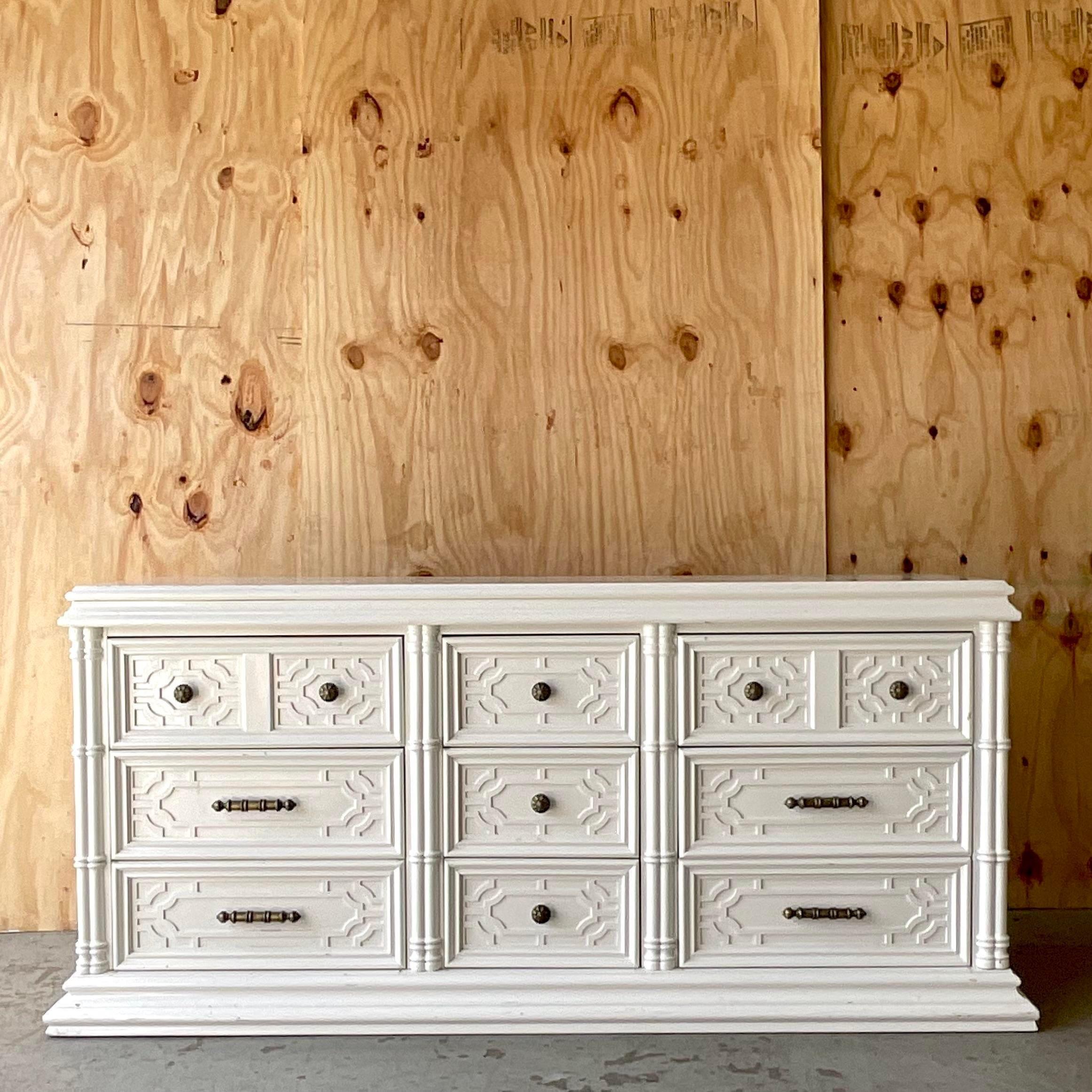 Late 20th Century Vintage Regency Lacquered Thomasville Dresser 1