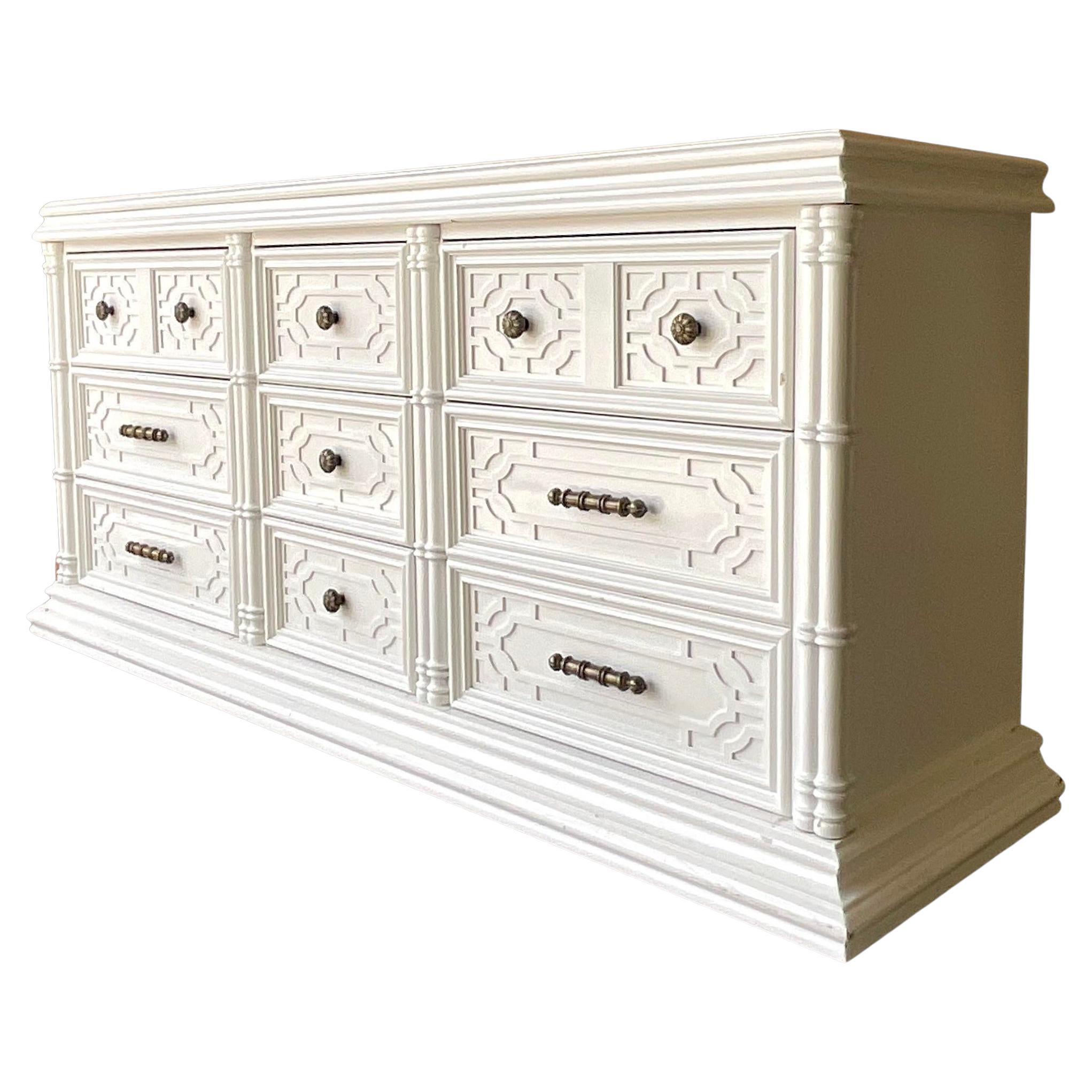 Late 20th Century Vintage Regency Lacquered Thomasville Dresser