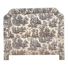 Fin du 20ème siècle Vintage Regency Toile Rusched Upholstered Queen Headboard