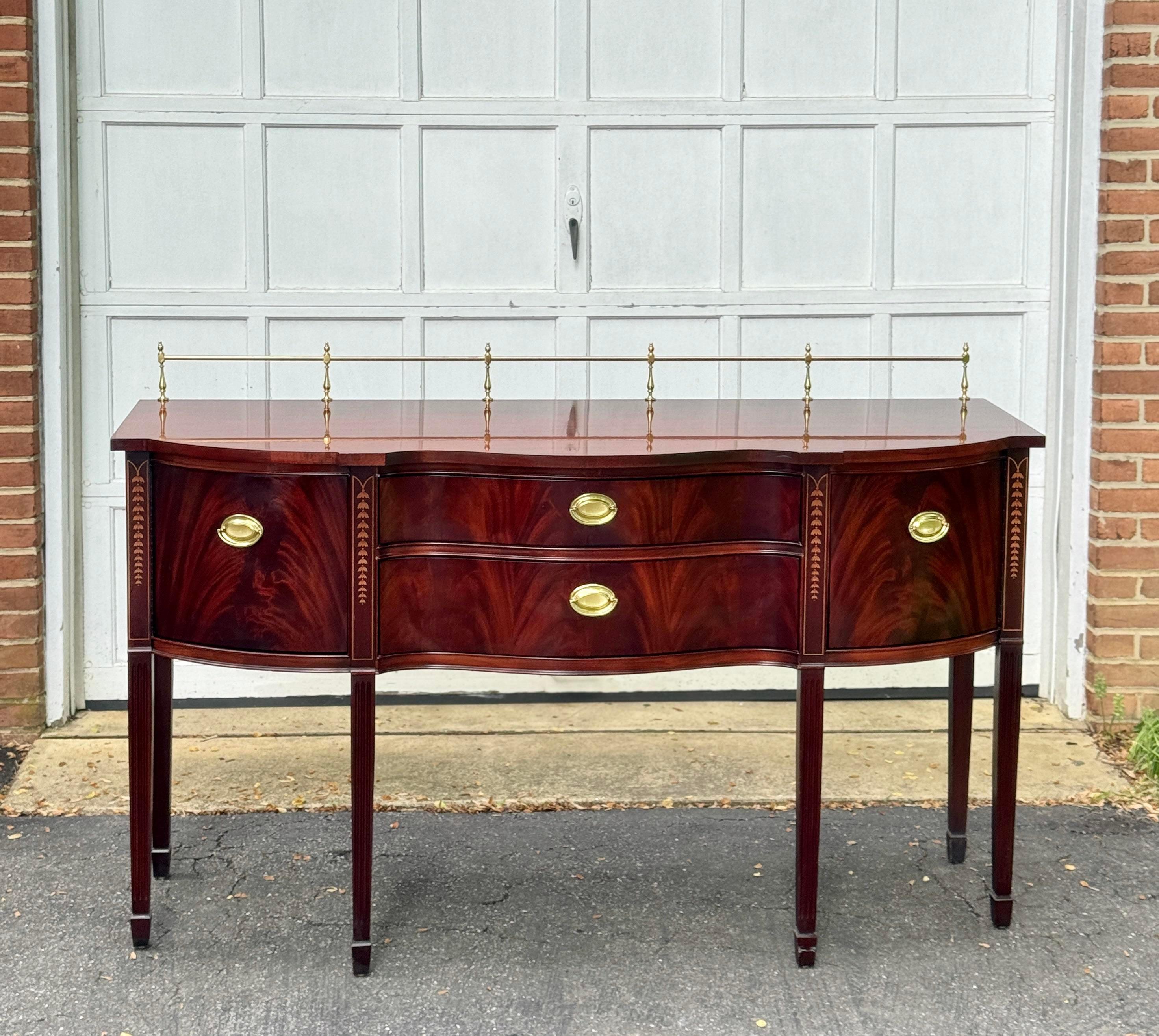 American Late 20th Century Vintage Thomasville Federal Style Flame Mahogany Sideboard For Sale