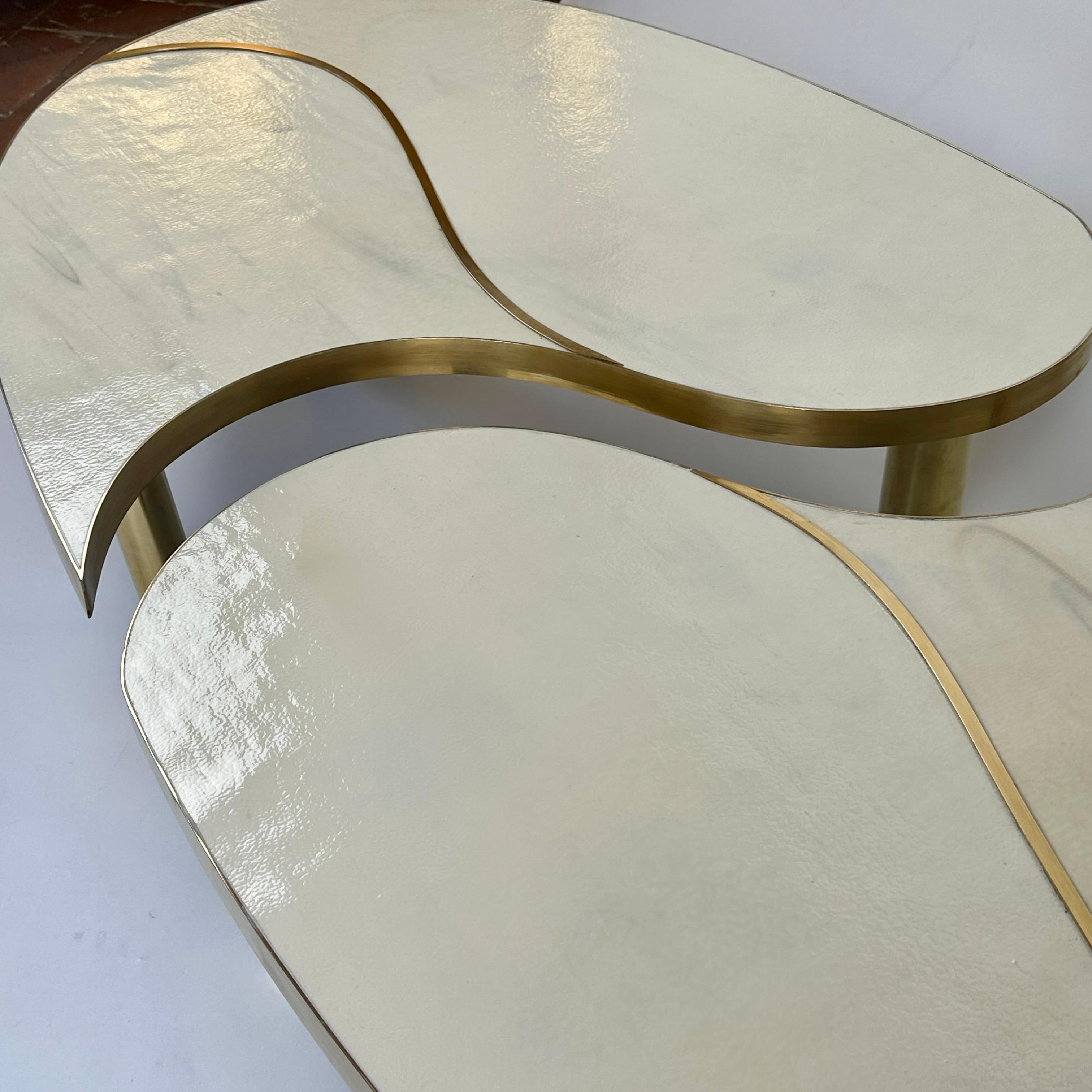 Italian Late 20th Century White Murano Art Glass and Brass Set of Two Oval Coffee Tables For Sale
