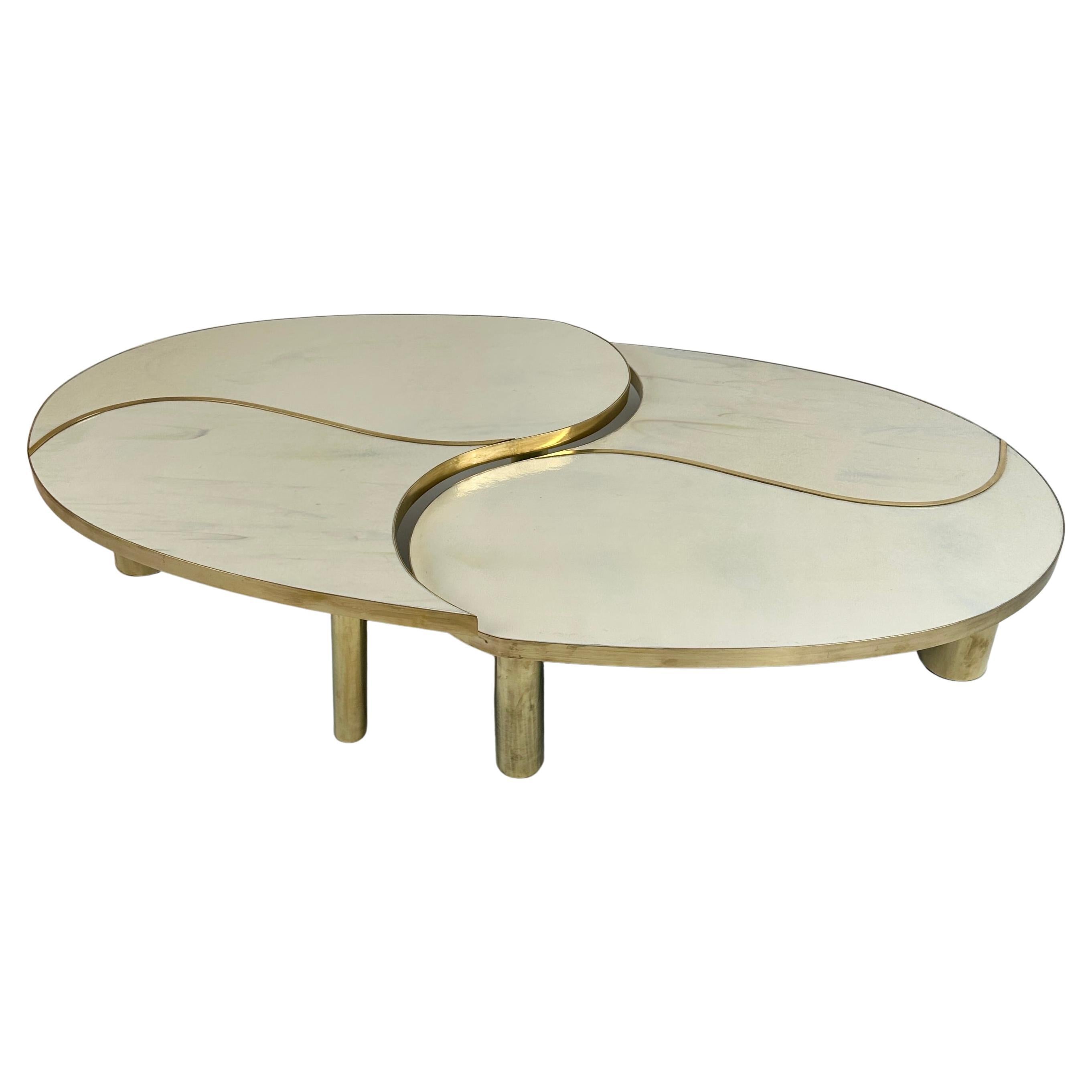 Late 20th Century White Murano Art Glass and Brass Set of Two Oval Coffee Tables For Sale