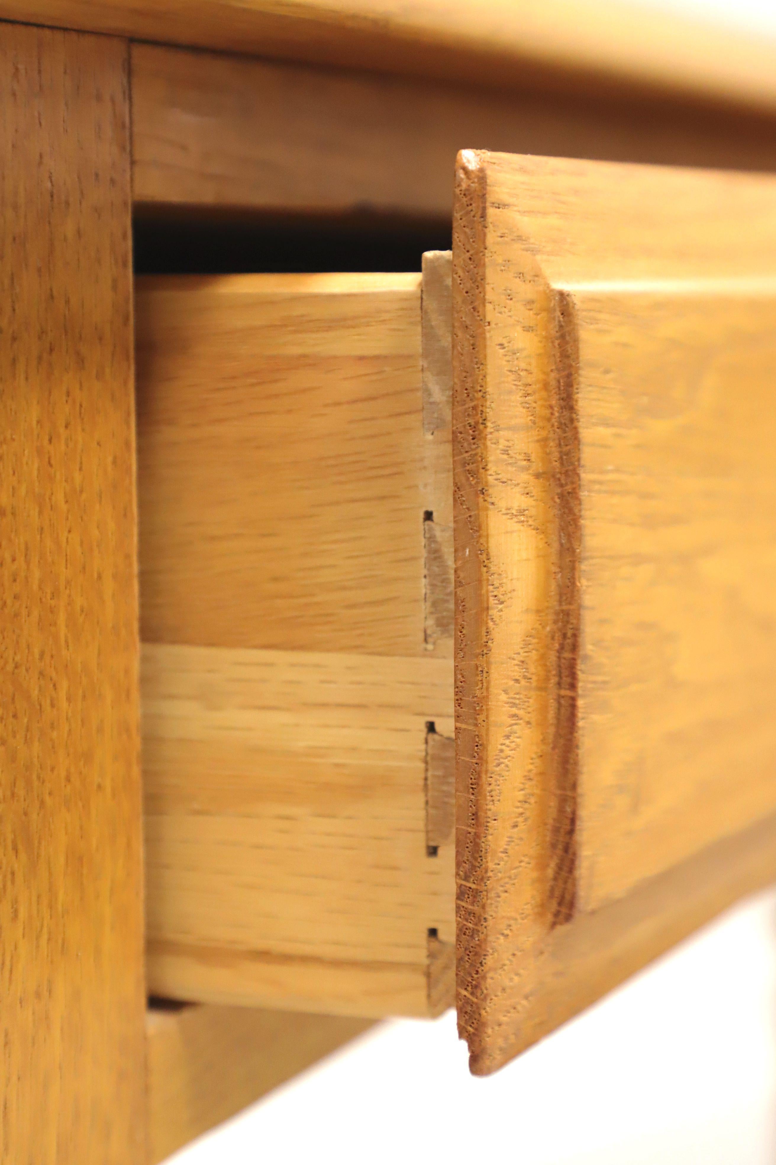 Late 20th Century White Oak Colonial Single Drawer Two-Tier Nightstands - Pair For Sale 4