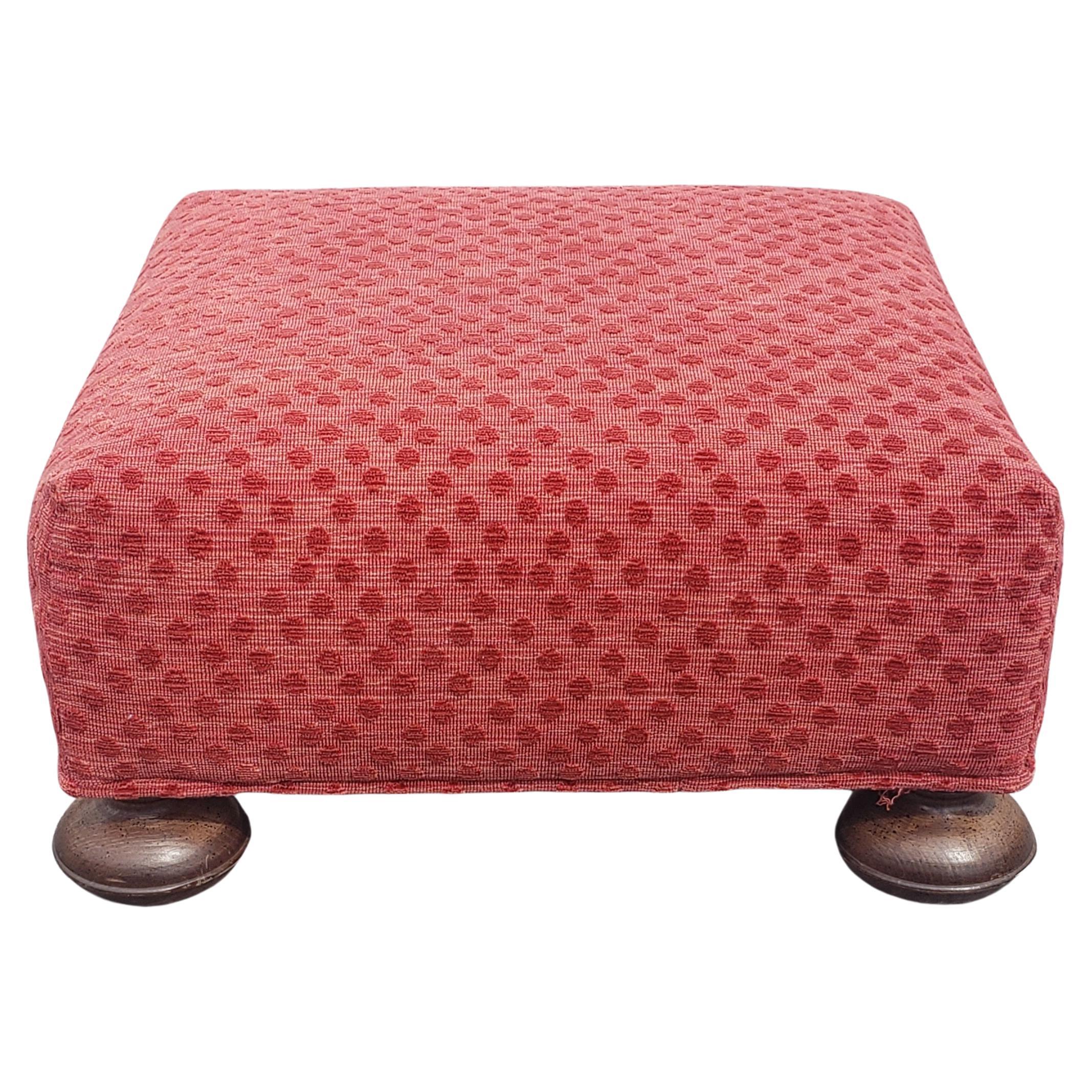 A beautiful late 20th century walnut and Upholstered William and Mary style footstool or ottoman in very good vintage condition. Measures 19