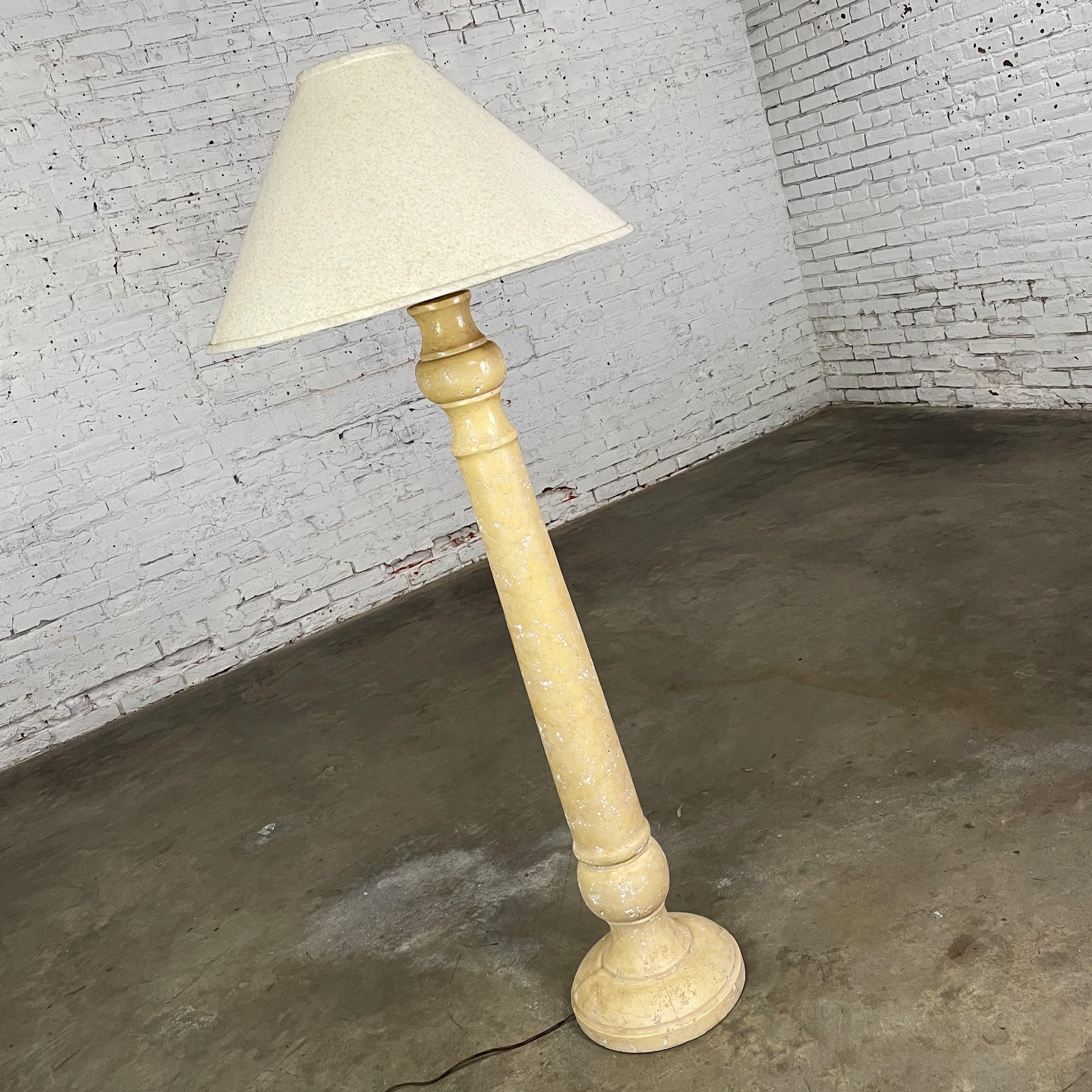 Late 20th Column Floor Lamp Faux Travertine Plaster Finish & Orig Coolie Shade In Good Condition For Sale In Topeka, KS