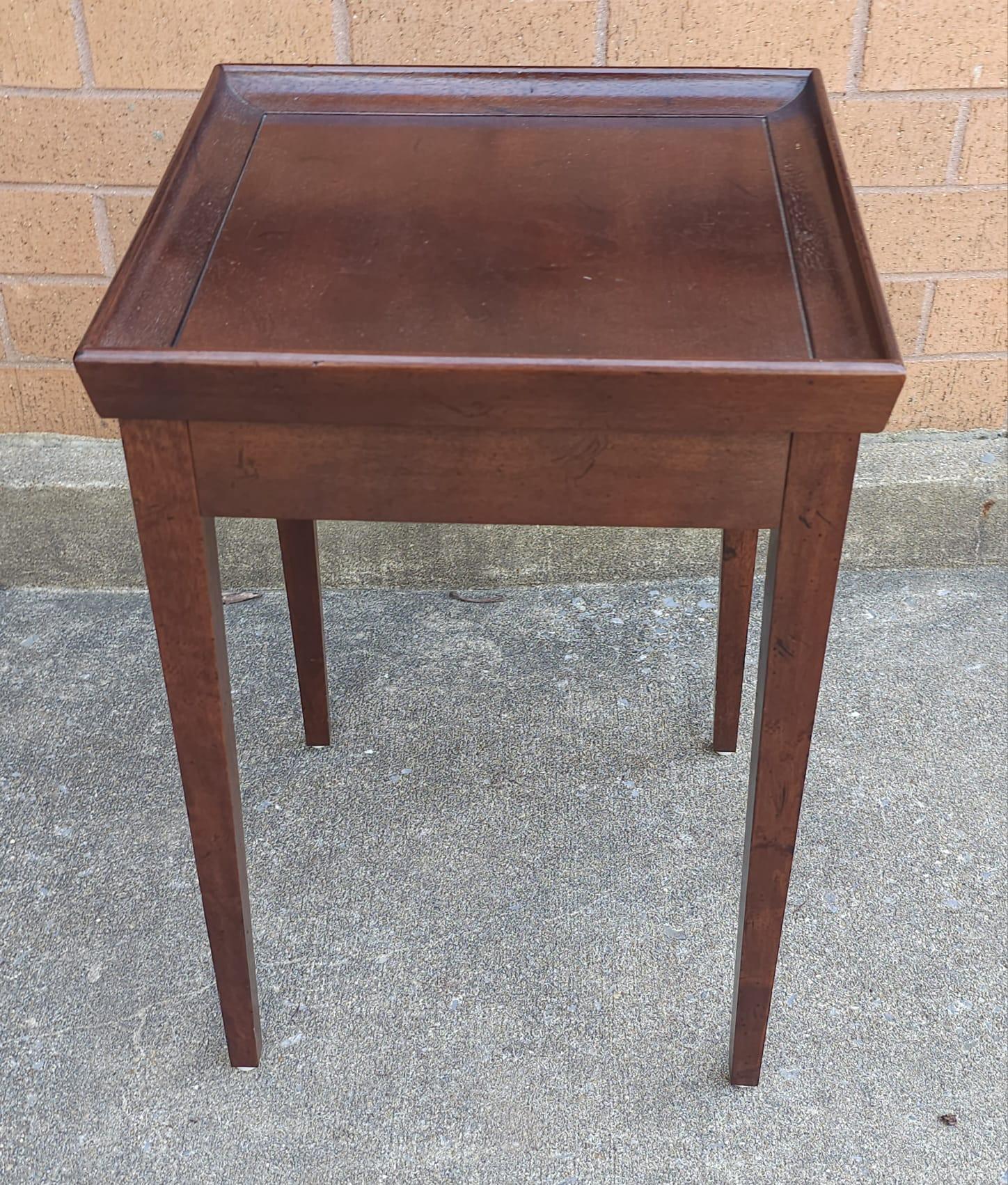 Wood Late 20th Century Federal Style Mahohany Side Table Candle Stand For Sale