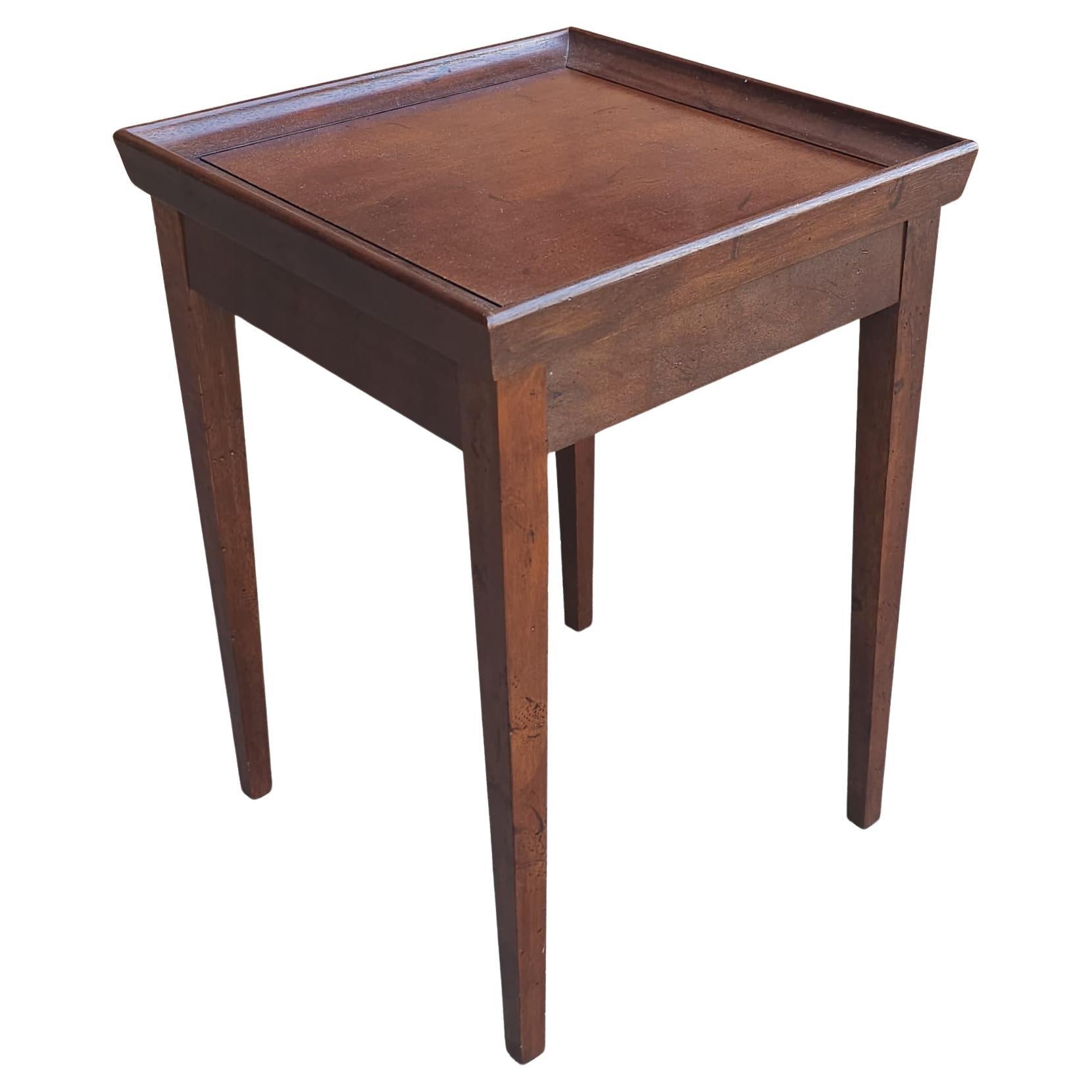 Late 20th Century Federal Style Mahohany Side Table Candle Stand For Sale