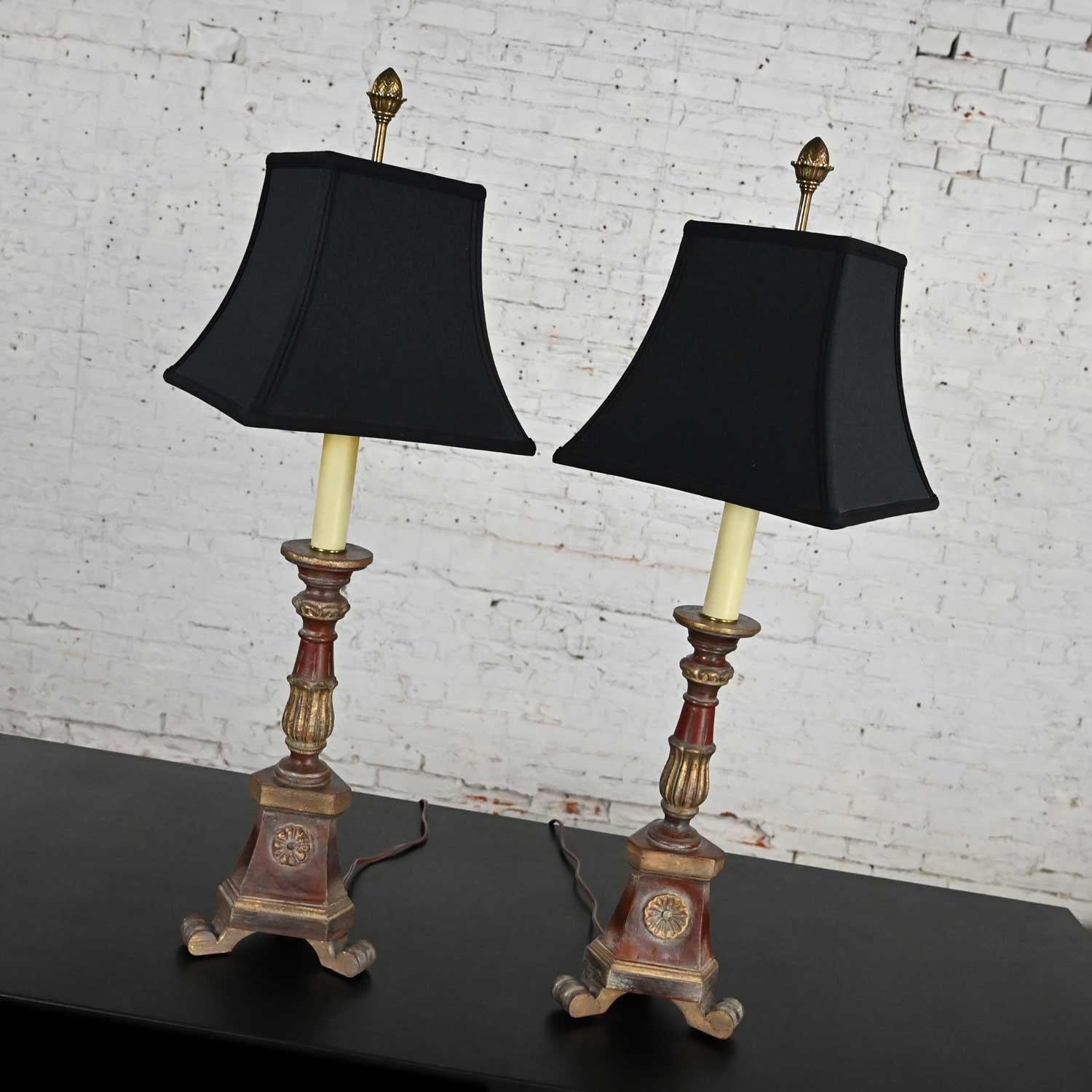 American Late 20th Regency Style Chapman Pair Painted & Gilt Carved Wood Candlestick Lamp For Sale