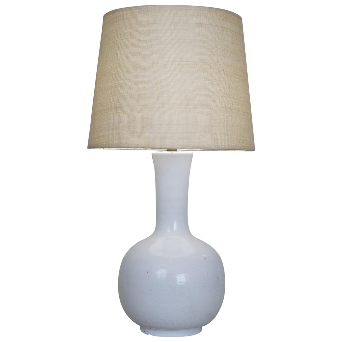 Late 20th Century White Enameled Ceramic Table Lamp For Sale