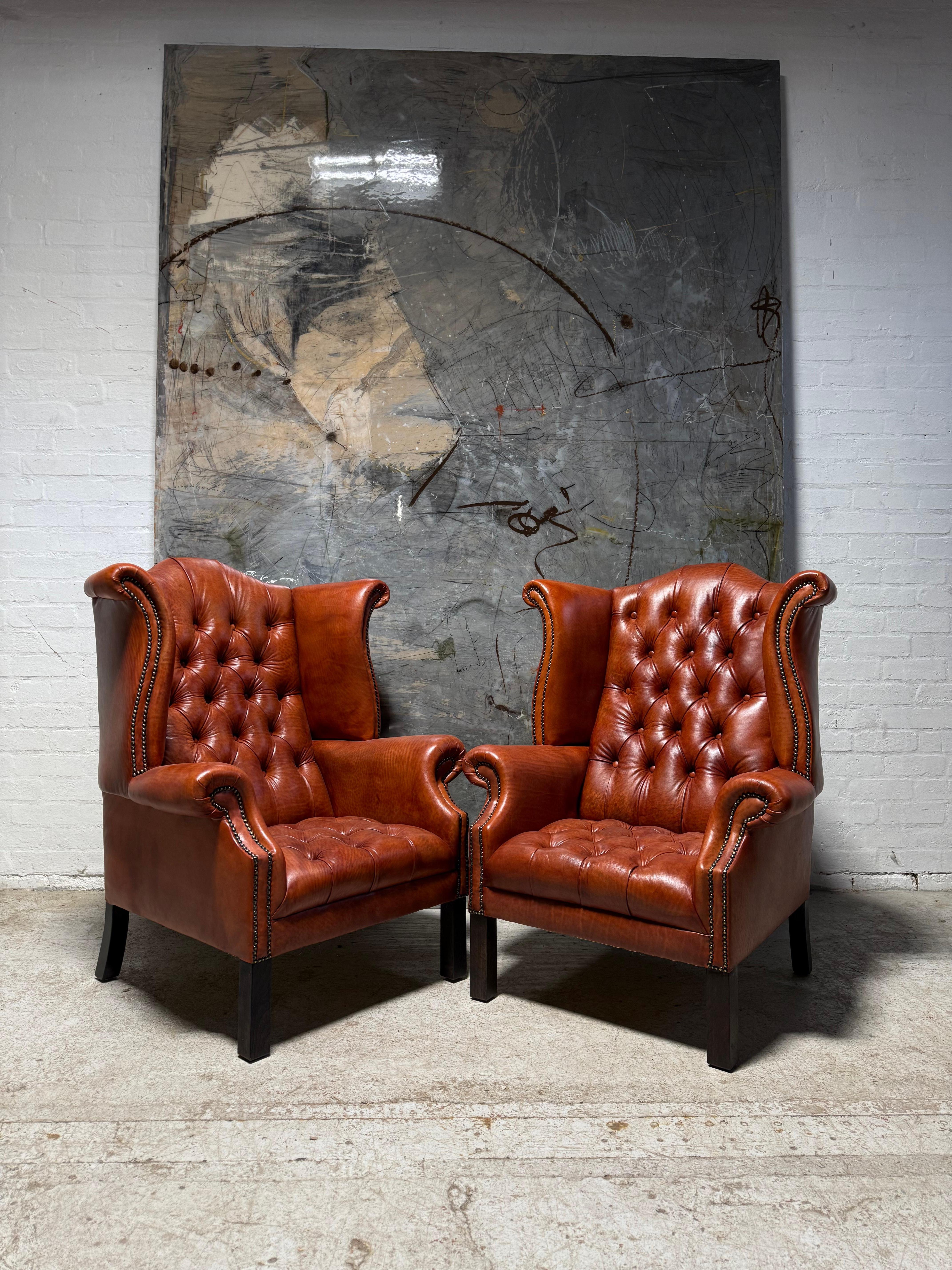 Late 20thC Leder Chesterfield 3 Stück Suite restauriert in Hand gefärbtes Leder (Englisch) im Angebot