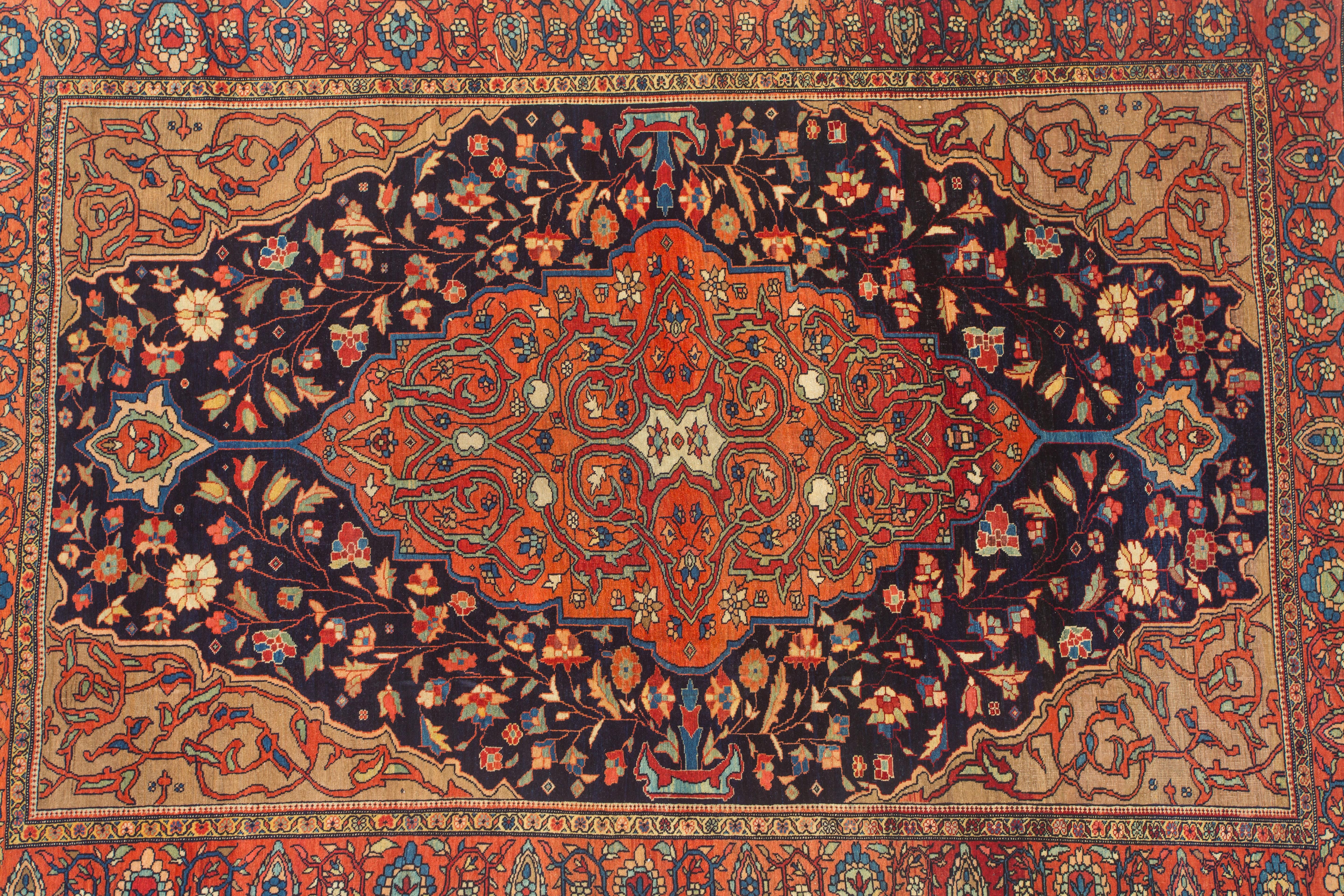 Ferahan Sarouk, 1870 :GLORIOUS FLOWERS 
.

Von einem deutschen Sammler

Ferahan-Sarouk-Teppiche, die zwischen 1850 und 1910 im Großraum Arak (ehemals Sultanabad) hergestellt wurden, genießen zu Recht den Ruf, zu den begehrtesten und