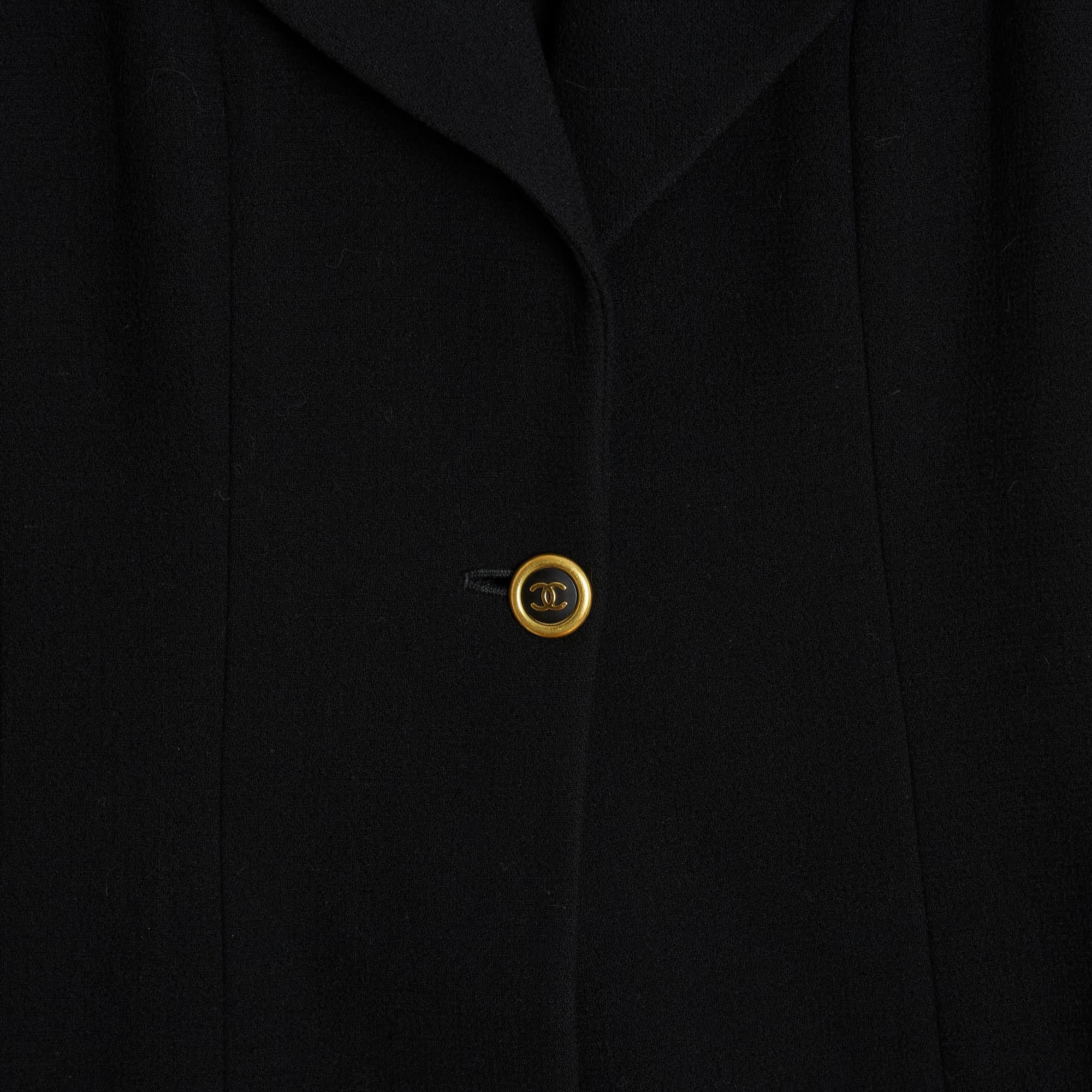 Women's or Men's Late 80s Chanel black Wool Classic 'CC' Jacket Ensemble FR40 US10 For Sale