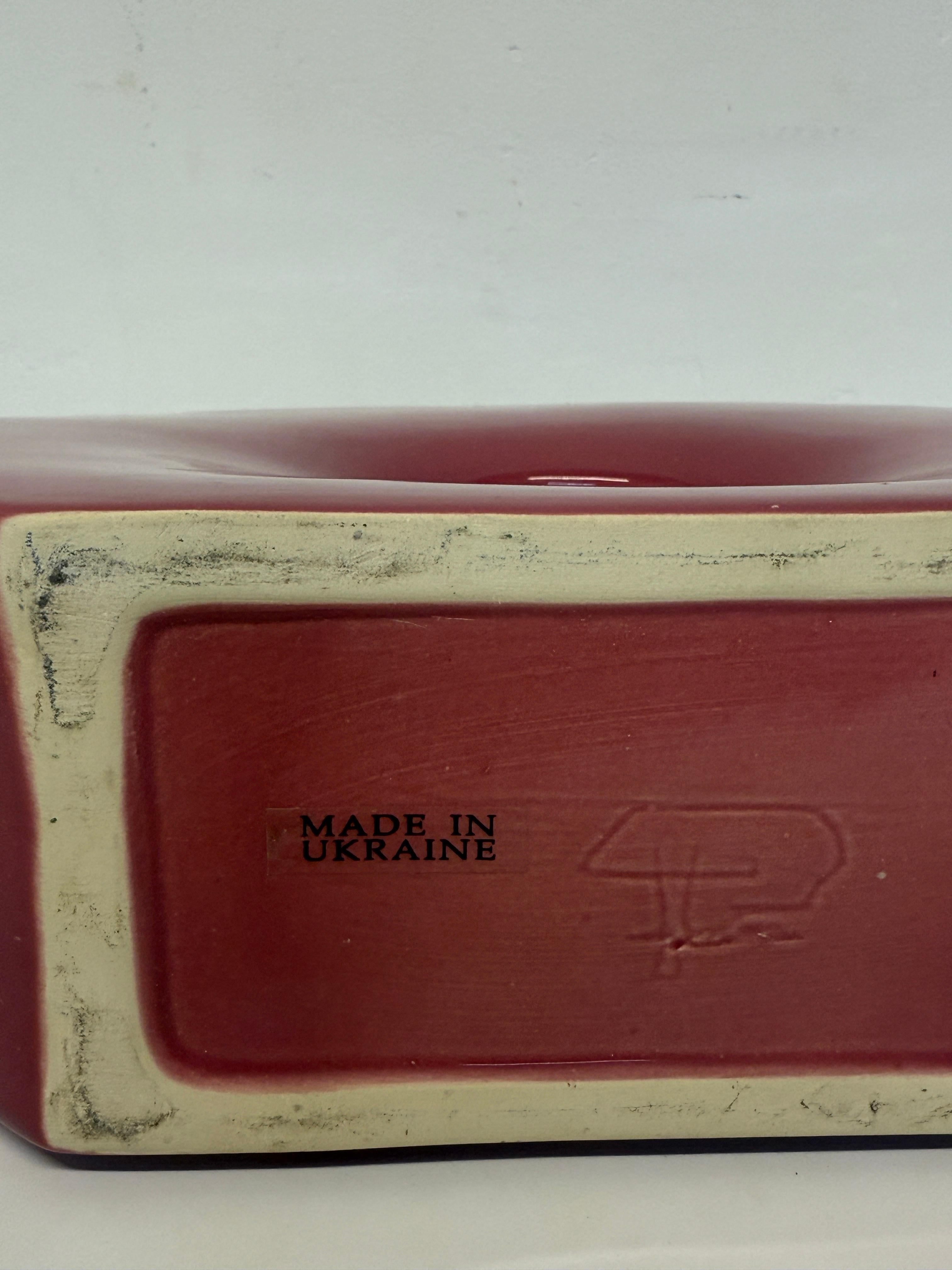 Vaso postmoderno di fine anni '90 realizzato a mano in Ucraina in vendita 5