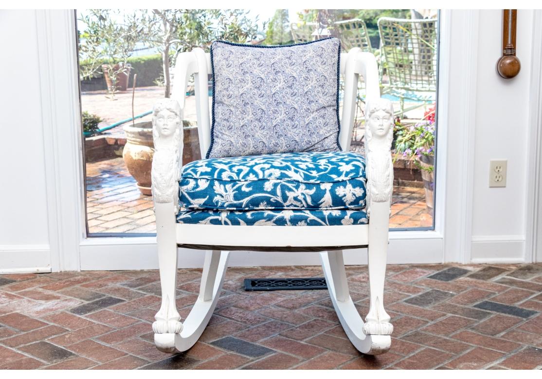 Peint à la main Fauteuil à bascule Empire tardif, sculpté et peint, vers 1890 1890 en vente