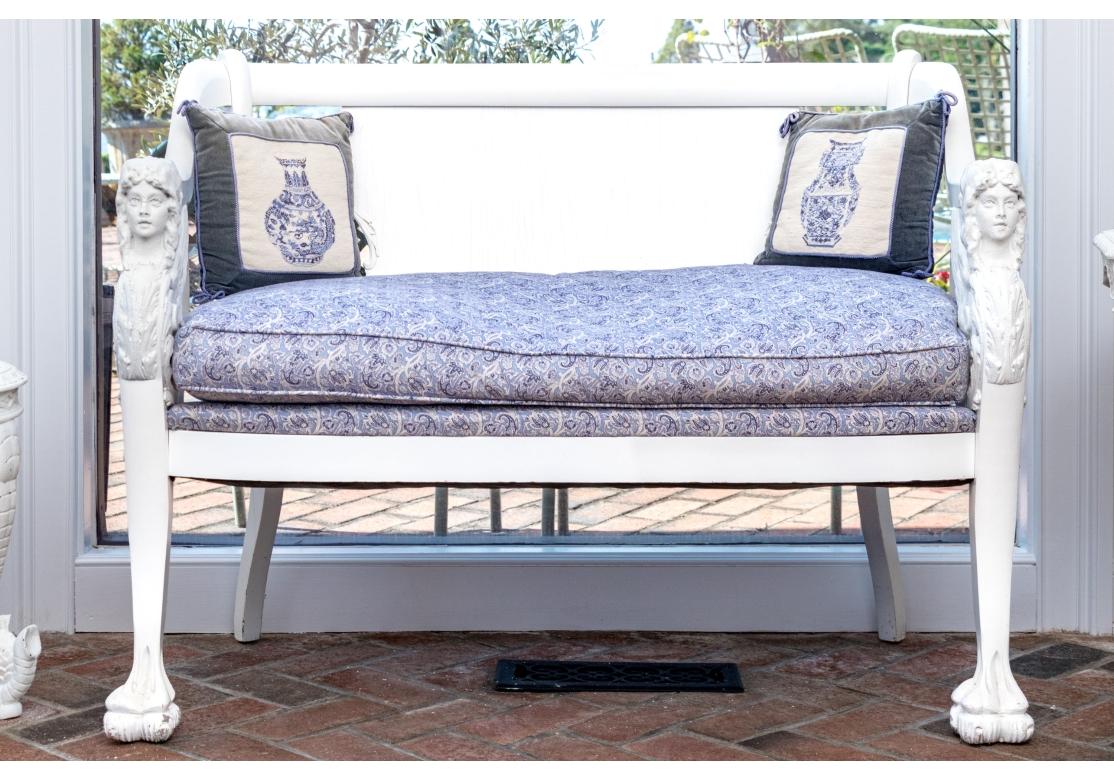 Canapé figuratif peint de style Empire, 1890 Restauration possible en vente 1