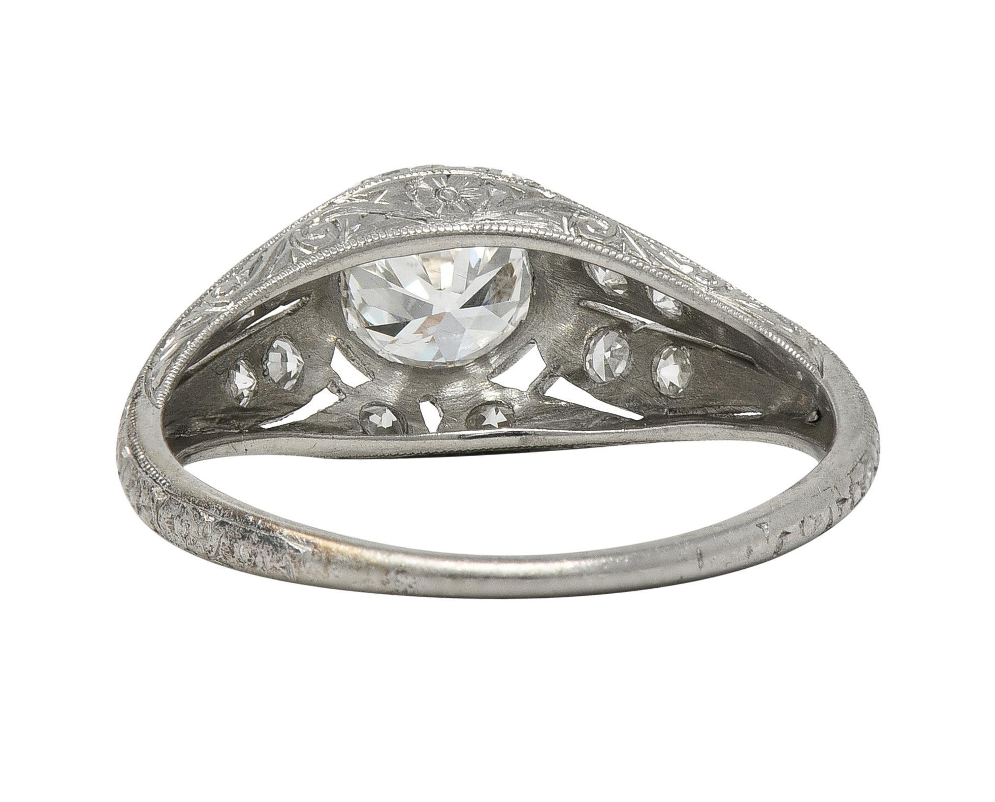 Anello di fidanzamento tardo Art Deco con diamante da 0,84 CTW in platino con bombatura fogliare vintage In condizioni ottime in vendita a Philadelphia, PA