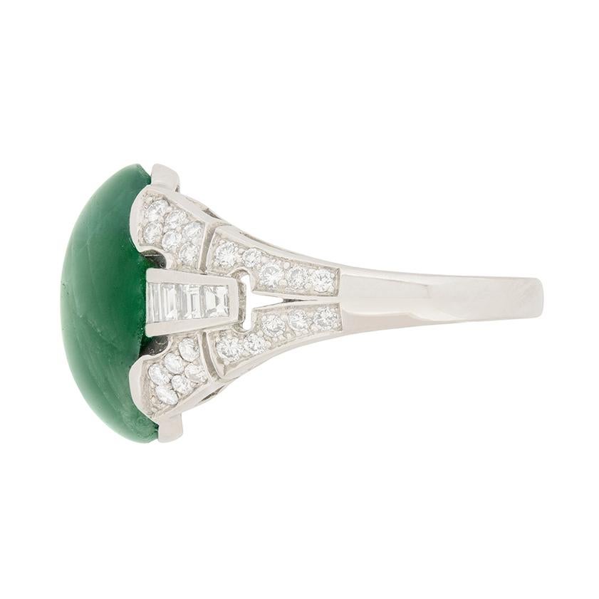 Cabochon Late Art Deco 10.75 Carat Cat’s Eye Tourmaline and Diamond Ring, circa 1940s For Sale