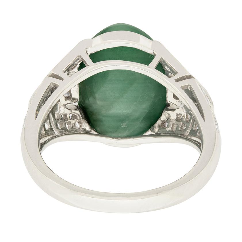 Late Art Deco 10.75 Carat Cat’s Eye Tourmaline and Diamond Ring, circa 1940s In Good Condition For Sale In London, GB