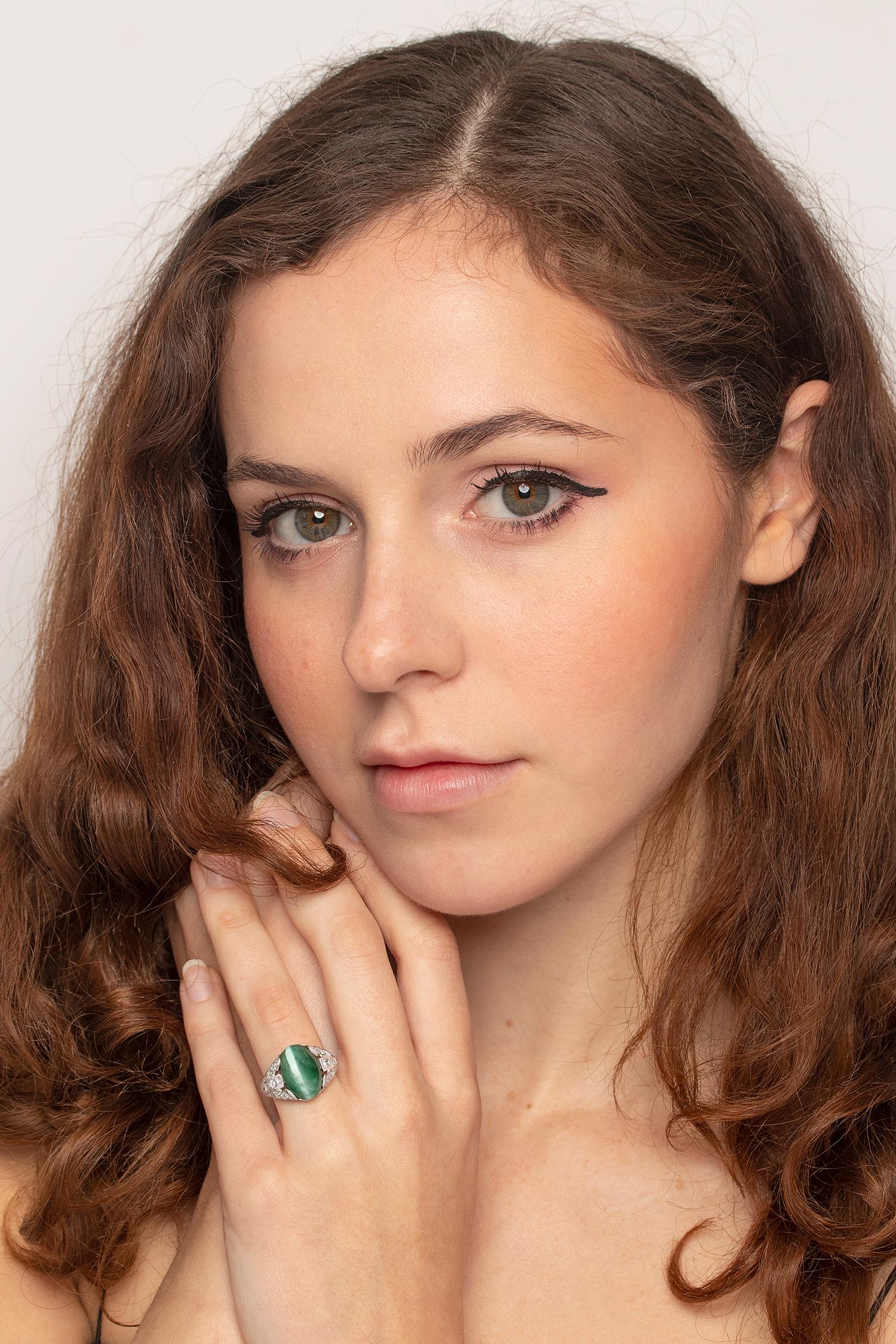 Late Art Deco 10.75 Carat Cat’s Eye Tourmaline and Diamond Ring, circa 1940s For Sale 1