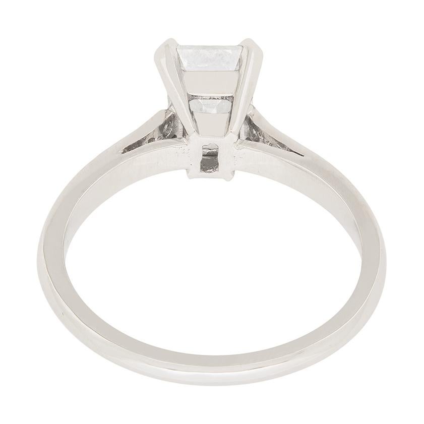 Late Art Deco 1.08ct Diamond Solitaire Engagement Ring, c.1940s In Good Condition For Sale In London, GB