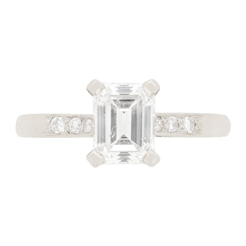 Late Art Deco 1.08ct Diamond Solitaire Engagement Ring, c.1940s For Sale