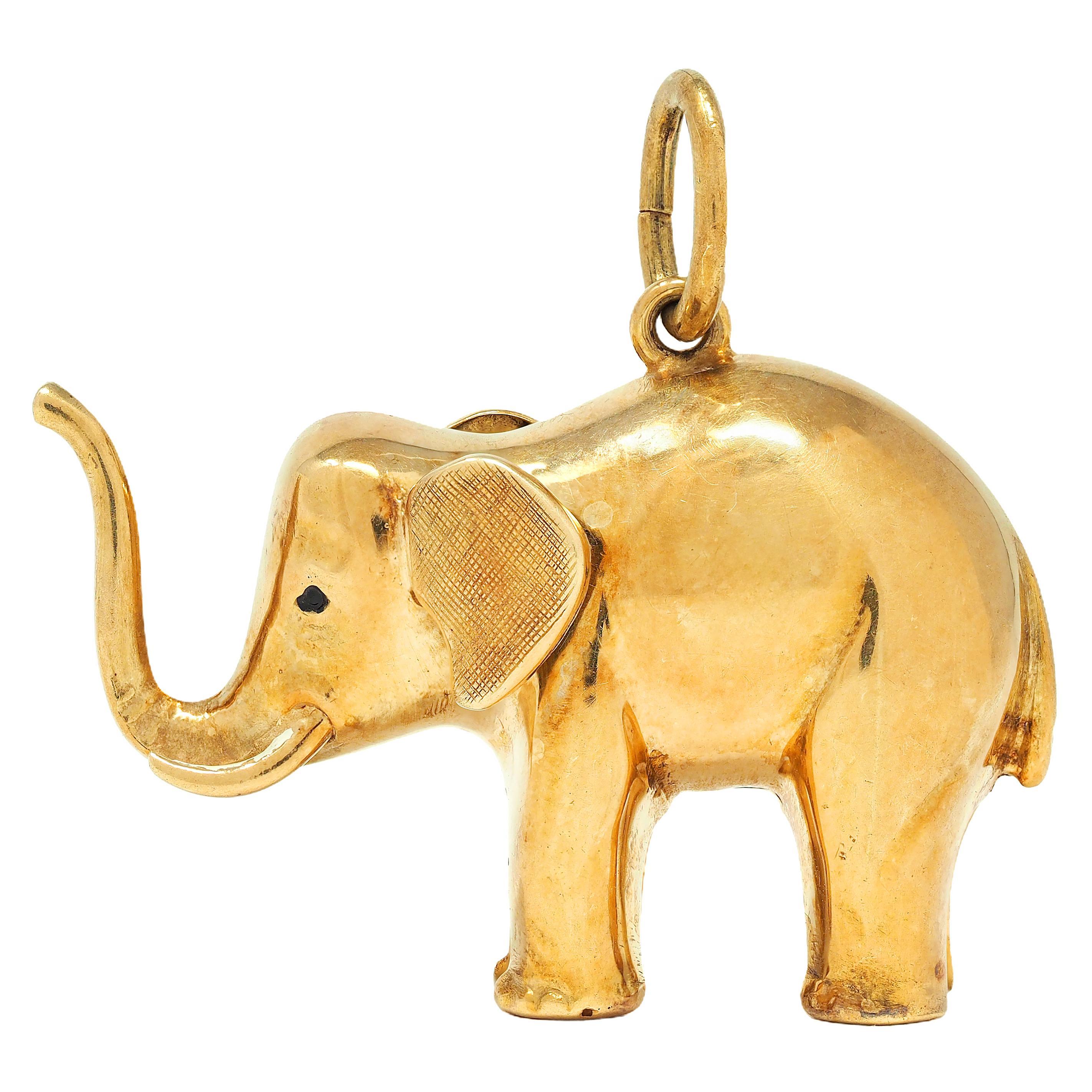Ciondolo Elefante in oro giallo 14 carati tardo Art Déco In condizioni ottime in vendita a Philadelphia, PA