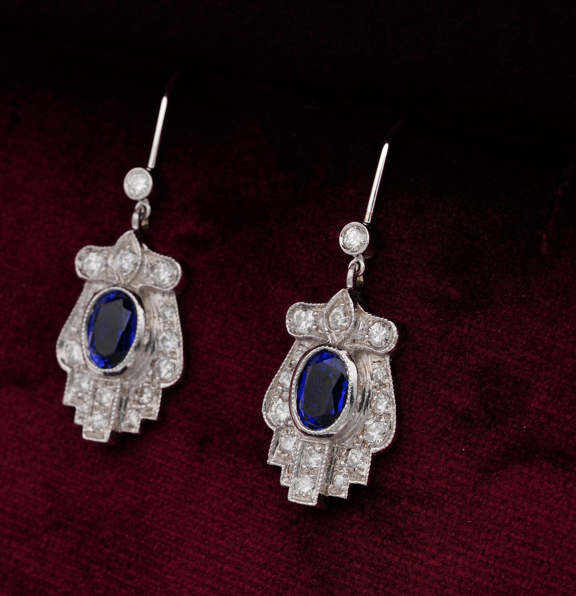Late Art Deco 1.40 Carat Verneuil Sapphire 1.10 Carat Diamond Drop Earrings In Excellent Condition For Sale In Napoli, IT