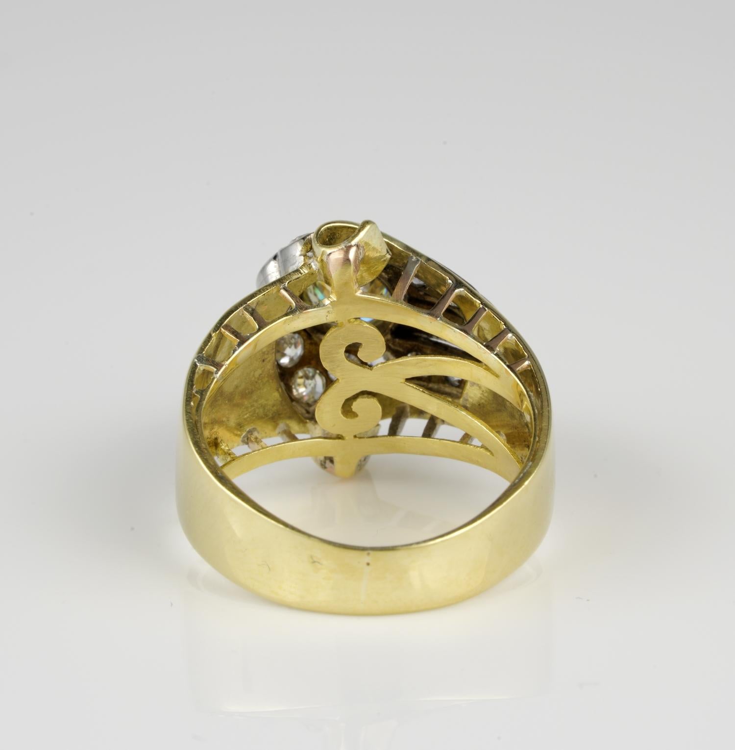 Women's Late Art Deco 1.50 Ct Diamond Buckle ring 18 Kt Platinum For Sale