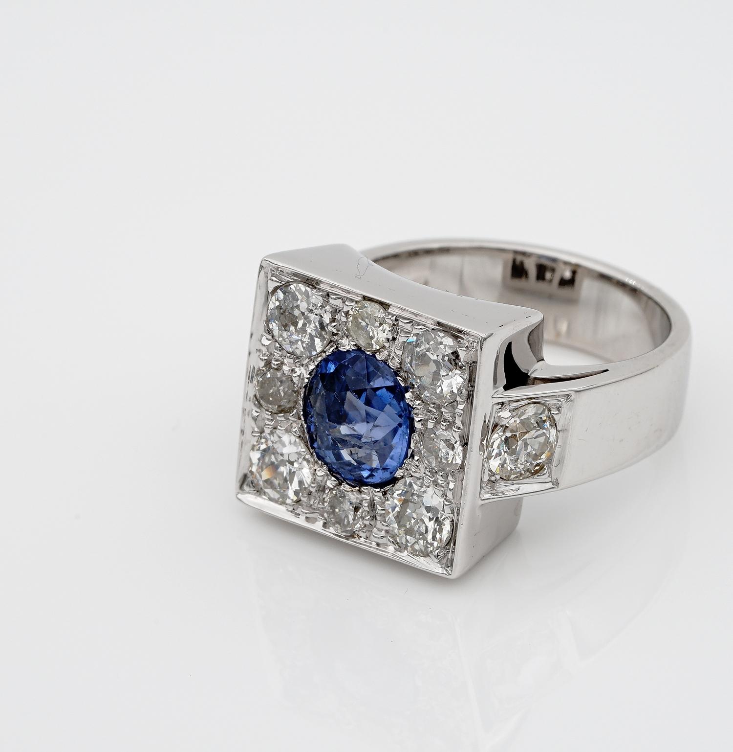 1.80 Carat Natural Ceylon Sapphire 1.90 Carat Diamond Ring In Good Condition For Sale In Napoli, IT