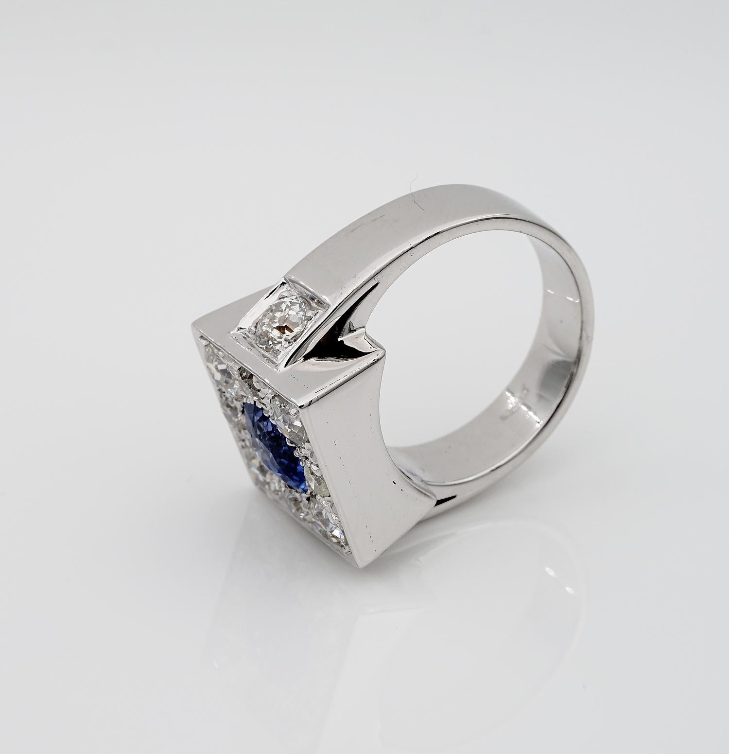 Women's 1.80 Carat Natural Ceylon Sapphire 1.90 Carat Diamond Ring For Sale