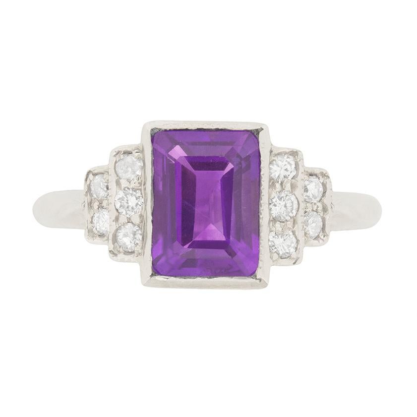 Late Art Deco 1.85 Carat Amethyst and Diamond Cocktail Ring, circa 1940s For Sale