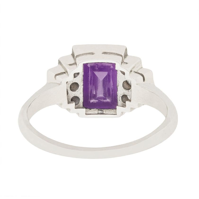 Late Art Deco 1.85 Carat Amethyst and Diamond Cocktail Ring, circa 1940s In Good Condition For Sale In London, GB