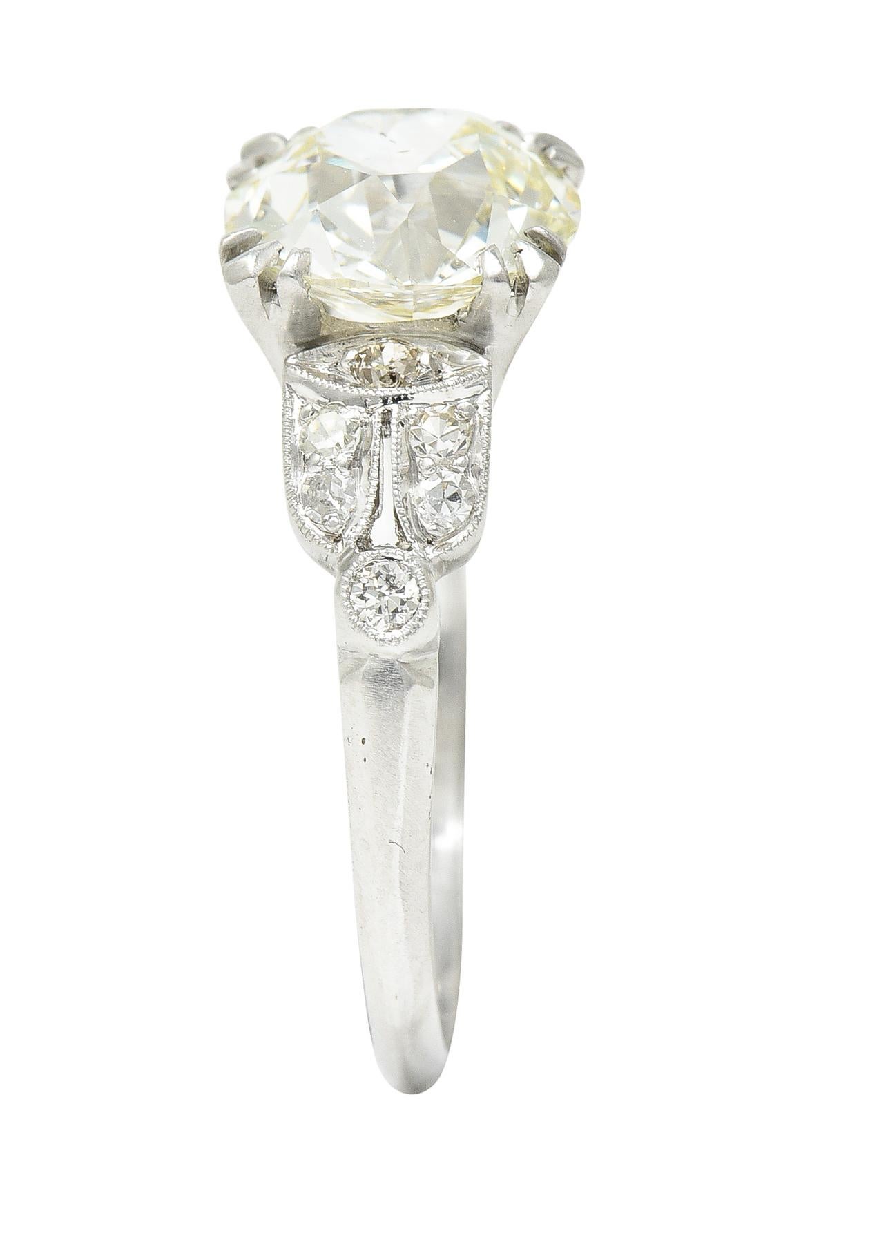 Late Art Deco 2.60 Carats Old European Cut Diamond Platinum Arch Engagement Ring For Sale 7