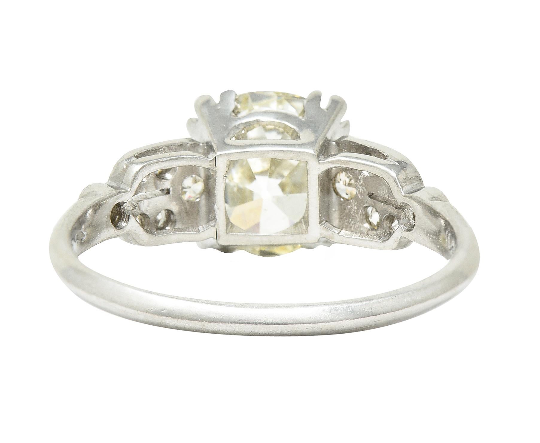 Late Art Deco 2.60 Carats Old European Cut Diamond Platinum Arch Engagement Ring For Sale 1