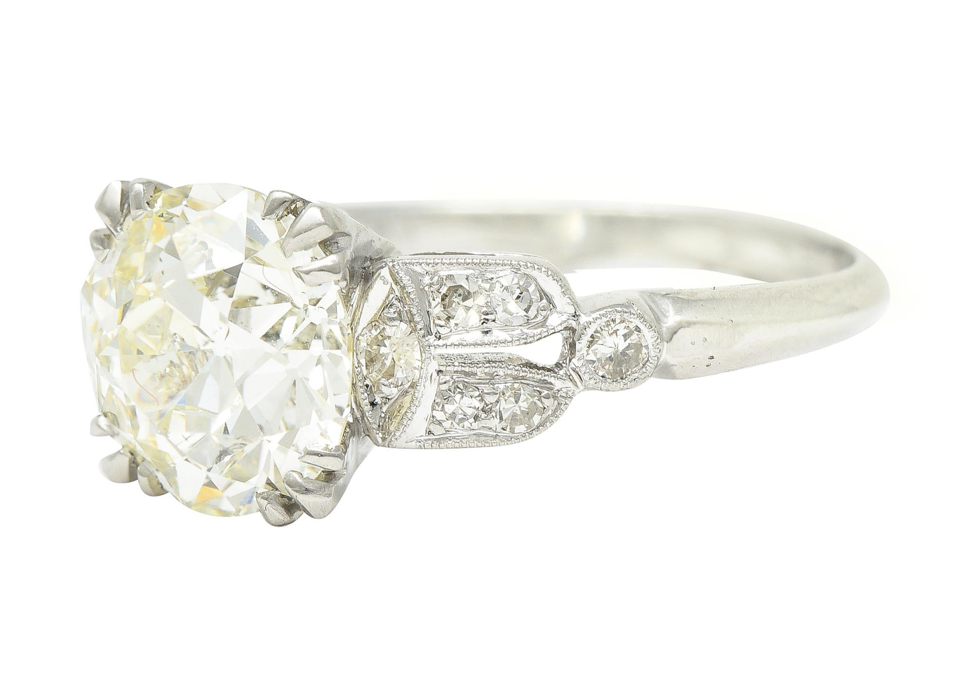 Late Art Deco 2.60 Carats Old European Cut Diamond Platinum Arch Engagement Ring For Sale 3