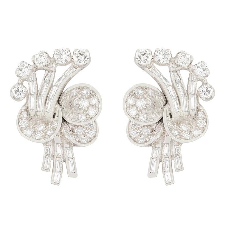 Late Art Deco 2ct Diamond Cluster Earrings, c.1930s In Good Condition For Sale In London, GB
