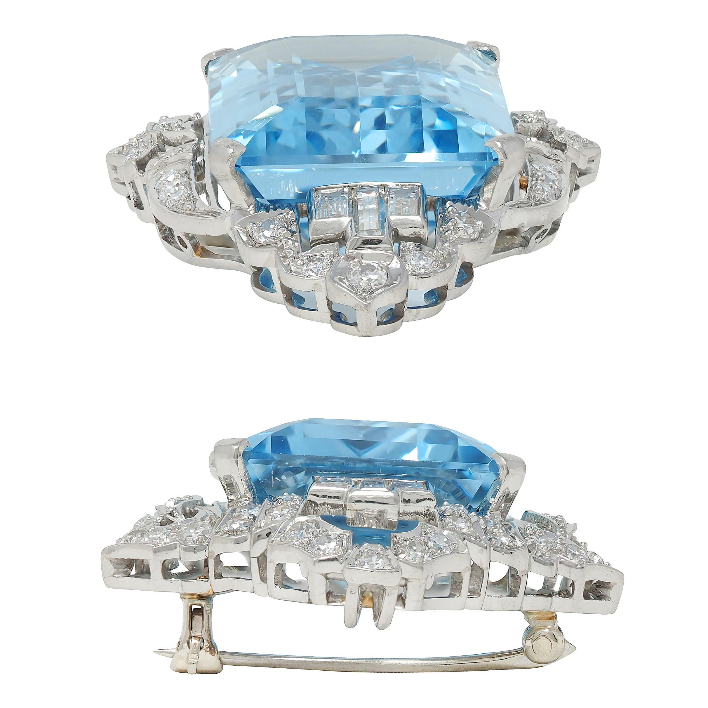 Spilla con ciondolo vintage in platino con diamante e acquamarina 32,05 CTW in stile tardo Art Deco in vendita 1
