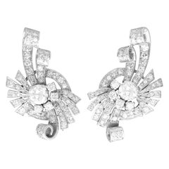 Boucles d'oreilles Art déco tardif en platine et diamant de 4,39 carats
