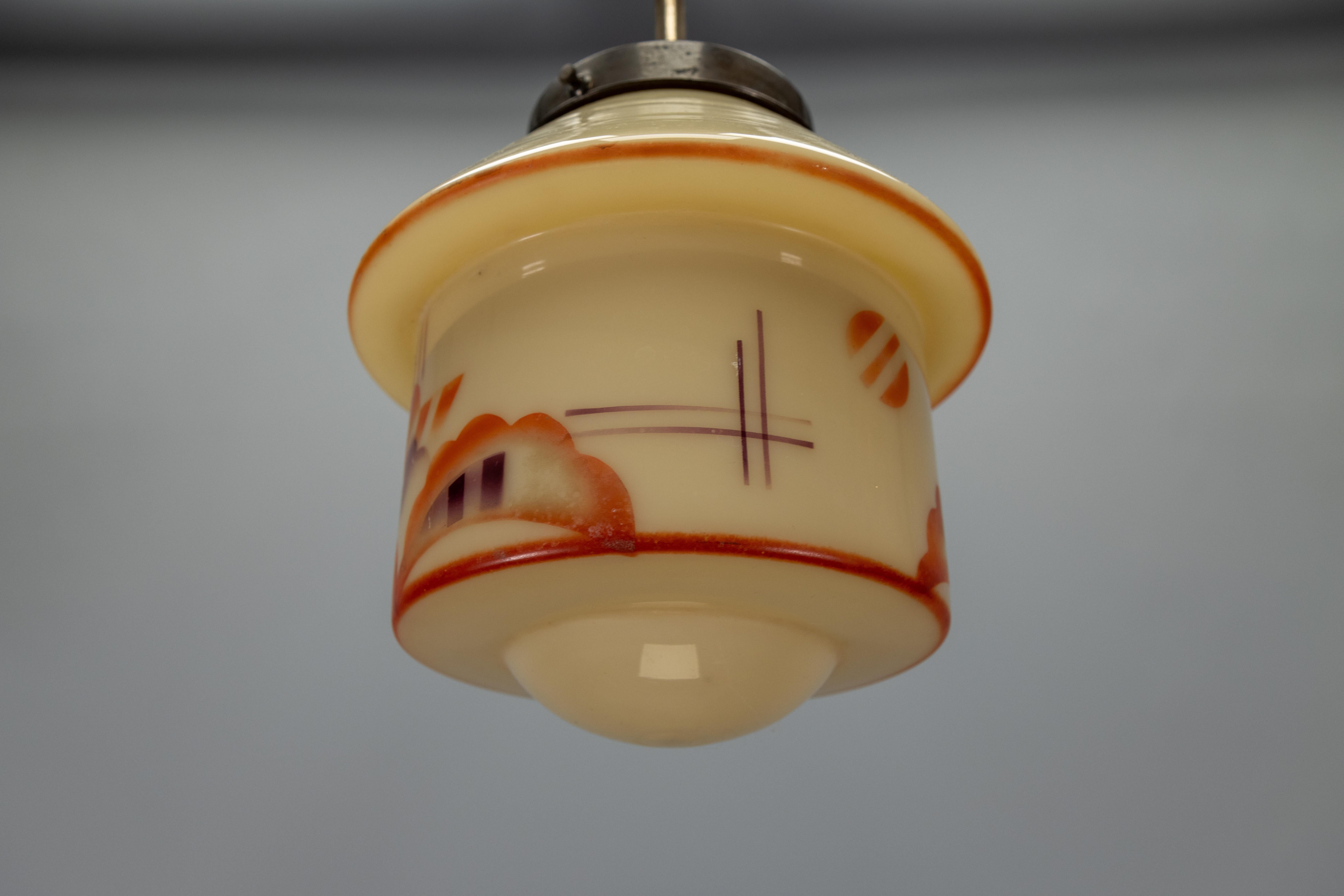 Lampada a sospensione in vetro beige tardo Art Déco con motivo geometrico, anni '30 in vendita 6
